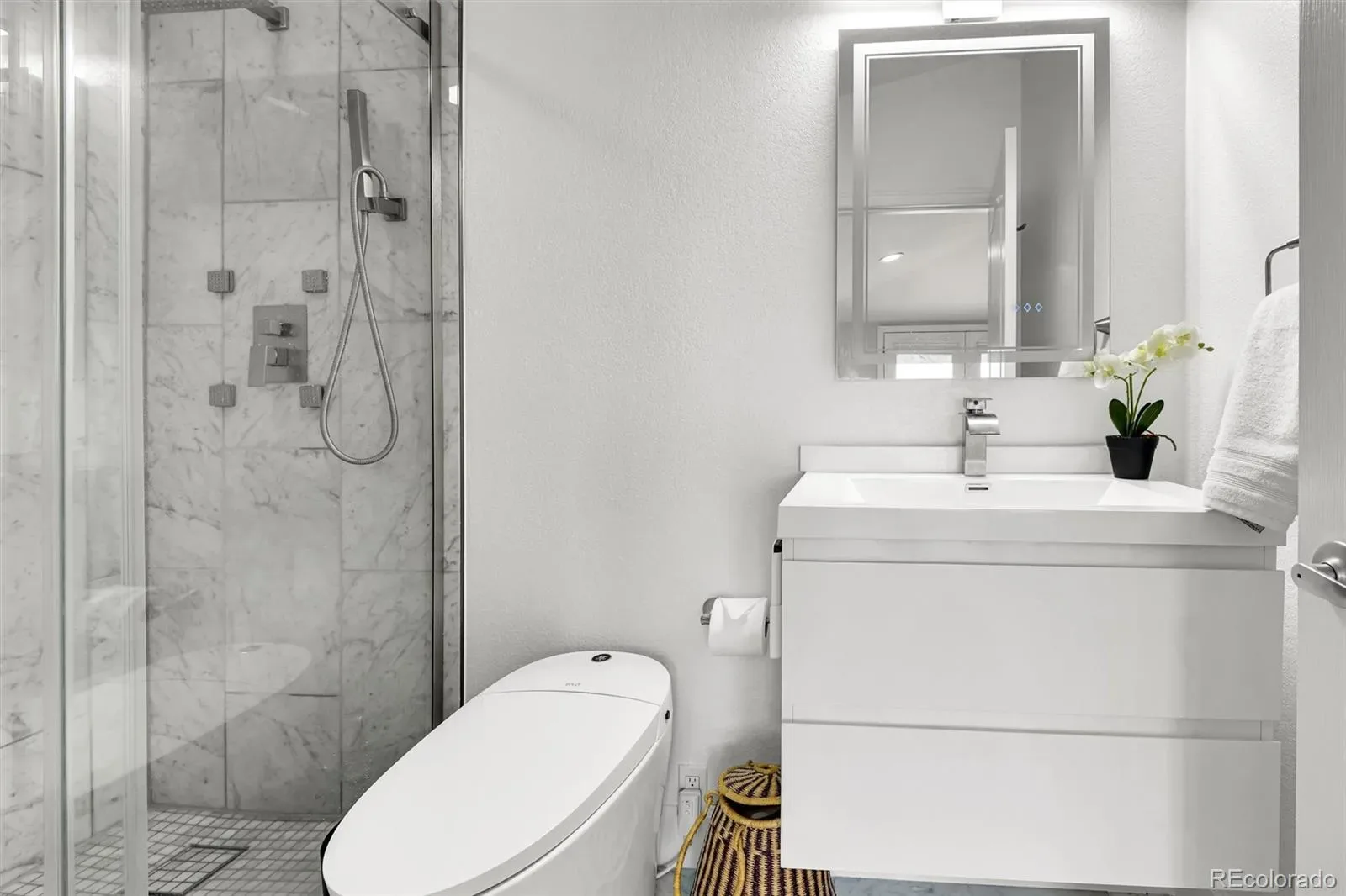 03272026032011 1600 22