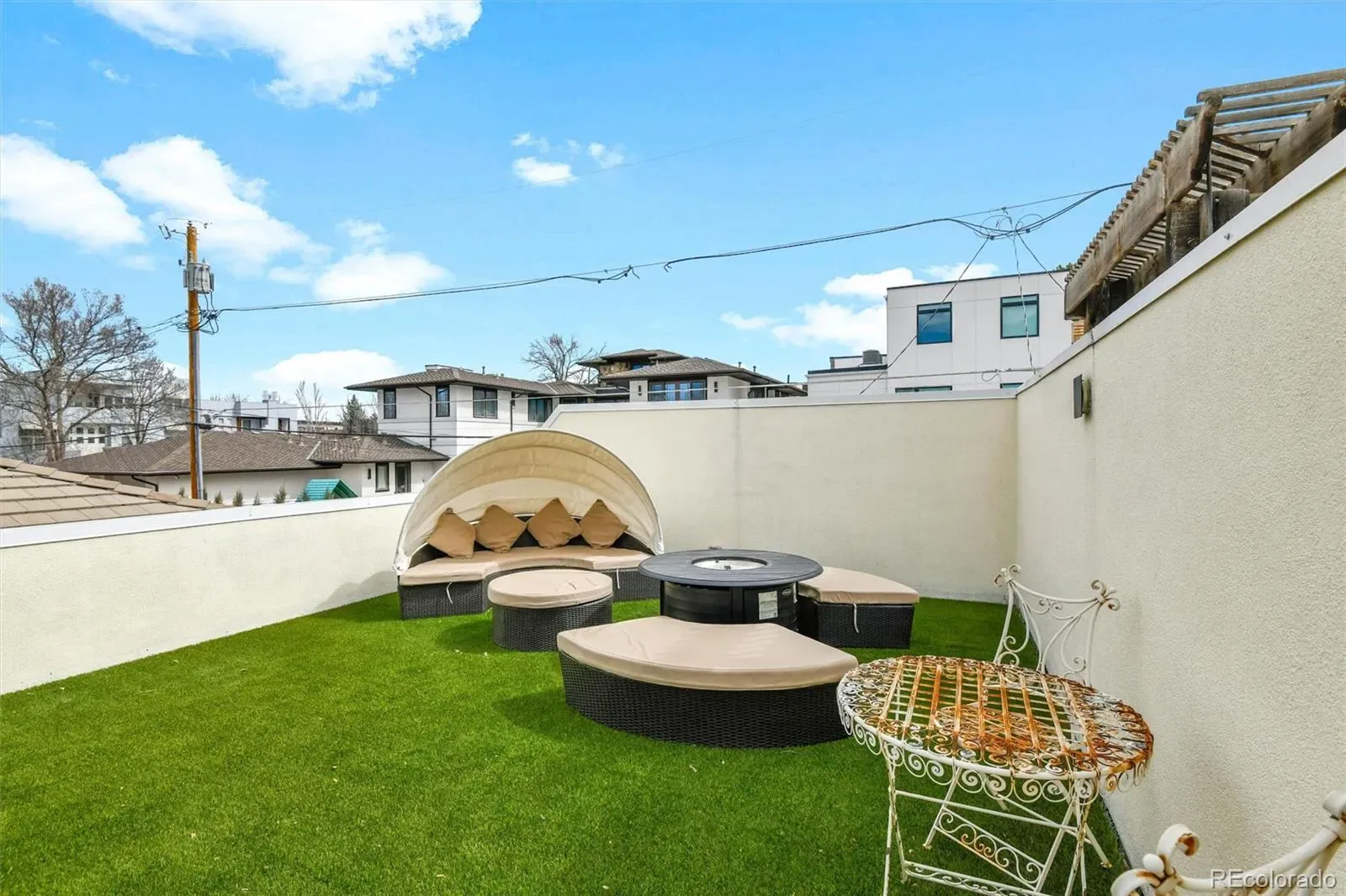 03272026032011 1600 24