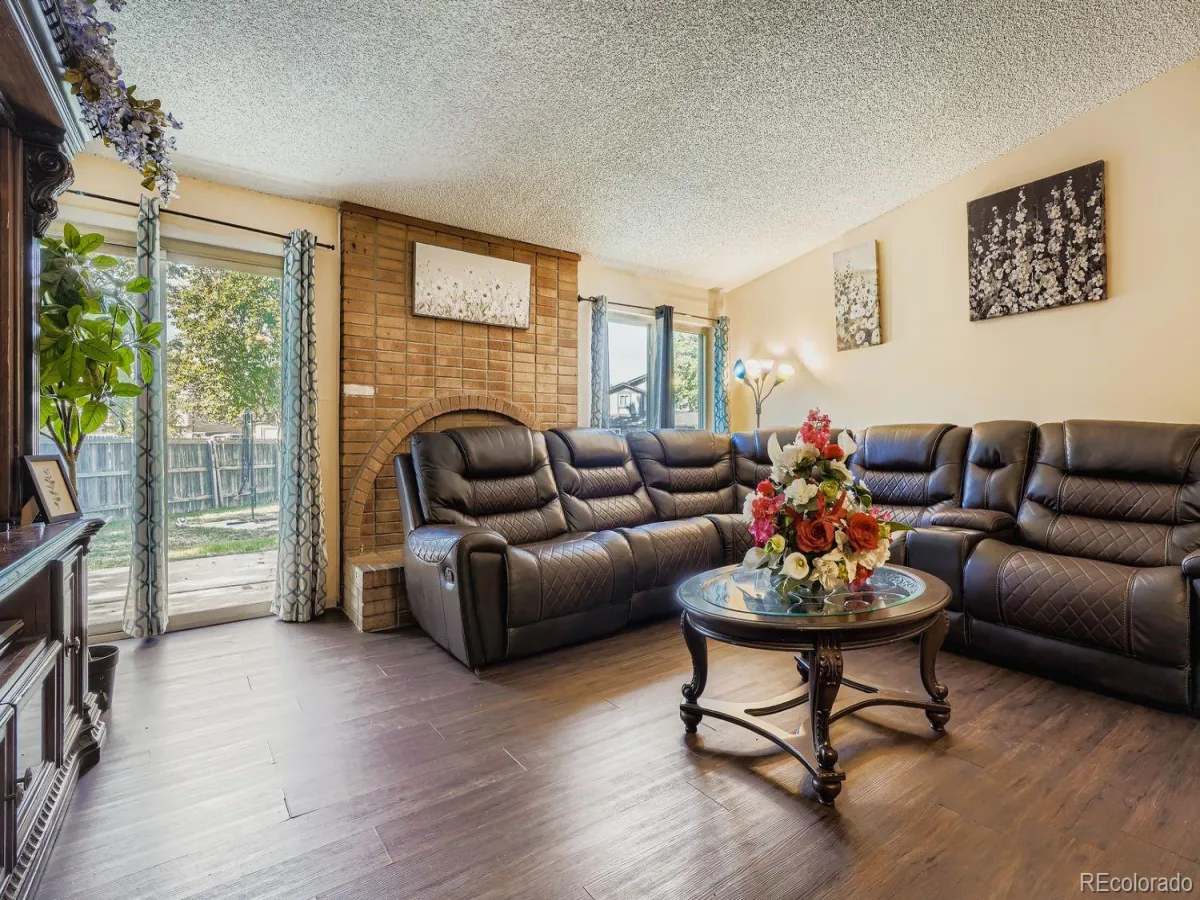 1067 S Joplin Way Aurora CO 80017 MLS #REC4866232 04292026093531 1200 1