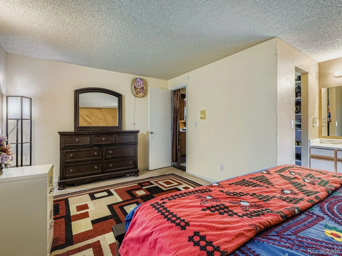 1067 S Joplin Way Aurora CO 80017 MLS #REC4866232 04292026093531 1200 7