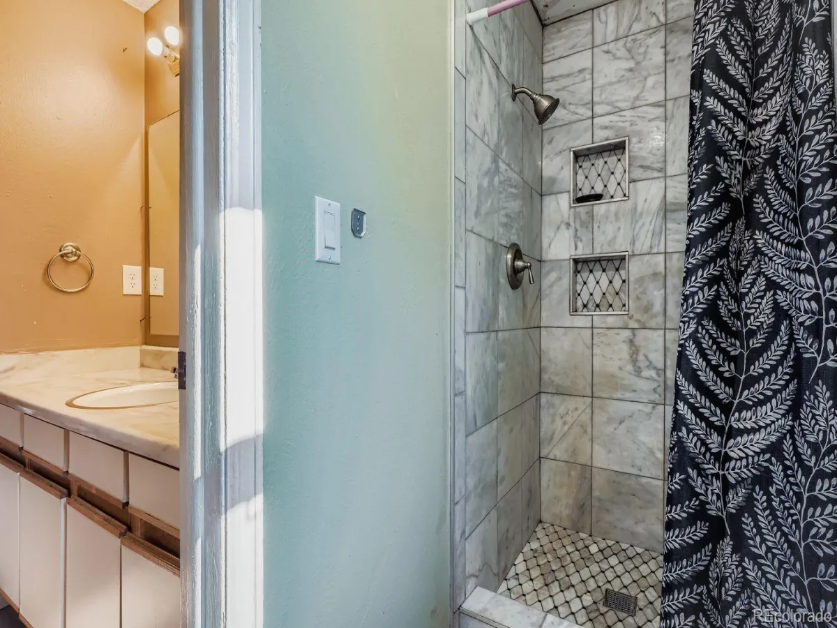 1067 S Joplin Way Aurora CO 80017 MLS #REC4866232 04292026093531 1200 9