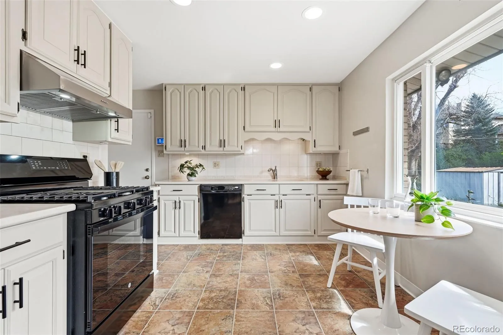 04102026171337 1600 8