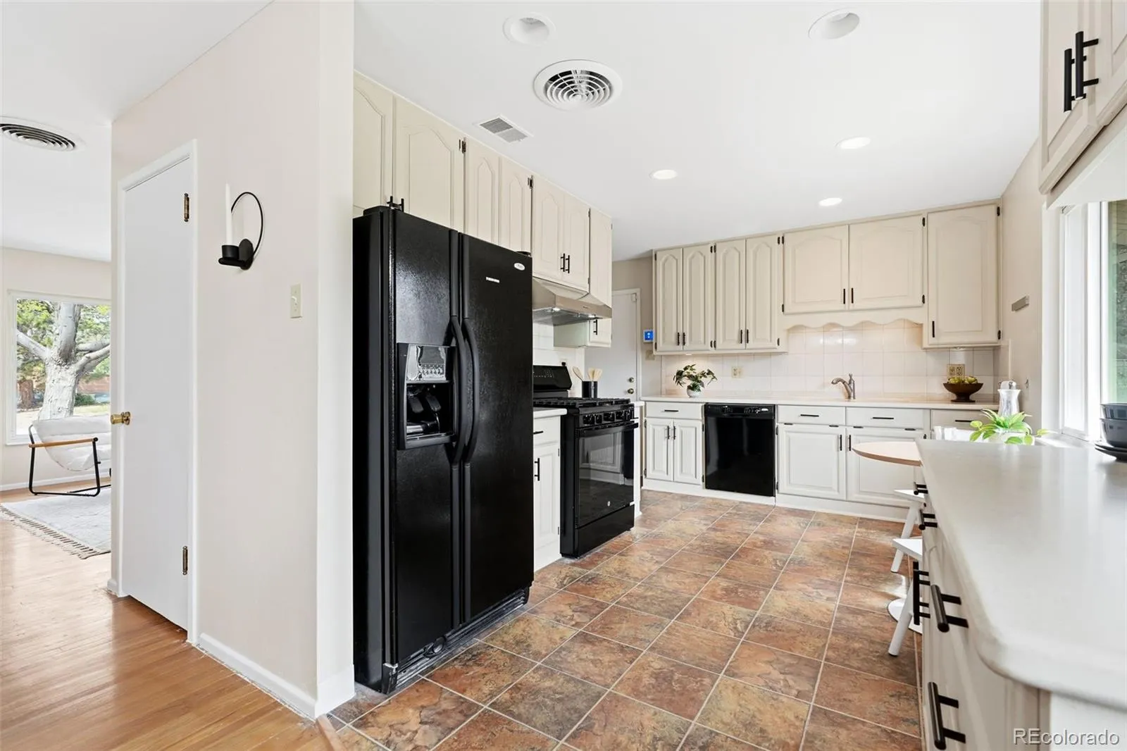 04102026171337 1600 9