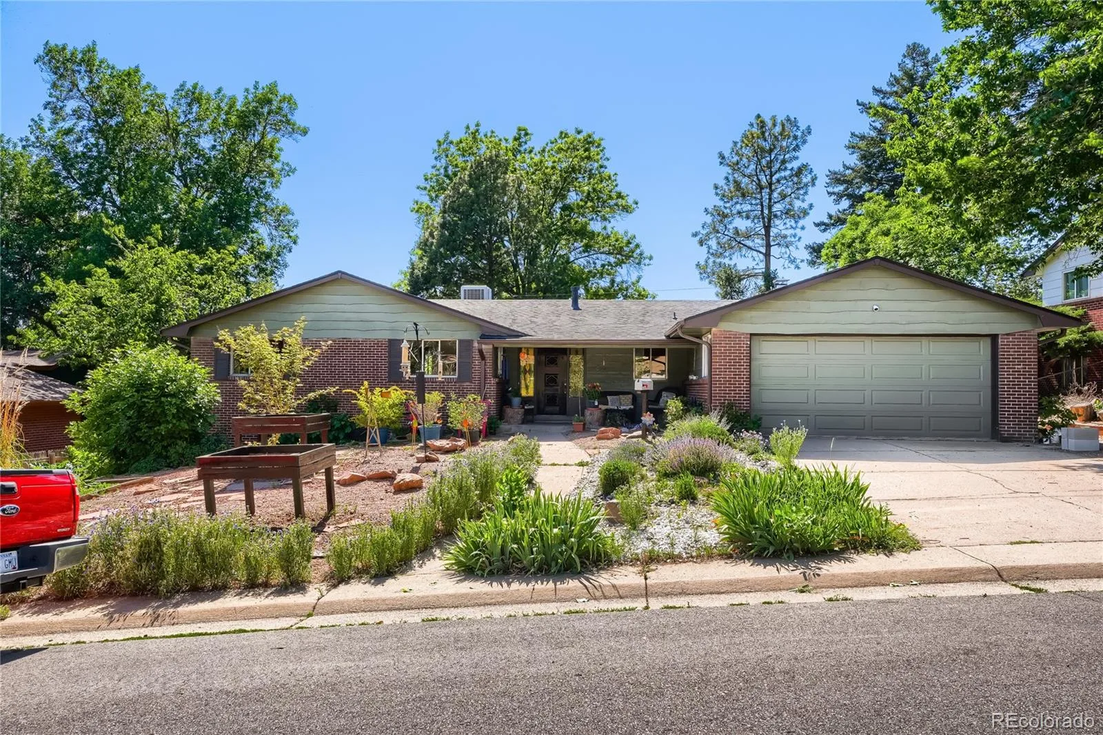 2719 S Kendall Way Denver CO 80227 MLS #REC4873111 06132026033903 1600 1