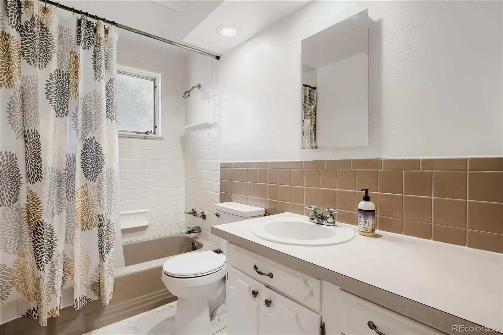 2719 S Kendall Way Denver CO 80227 MLS #REC4873111 06132026033903 1600 19