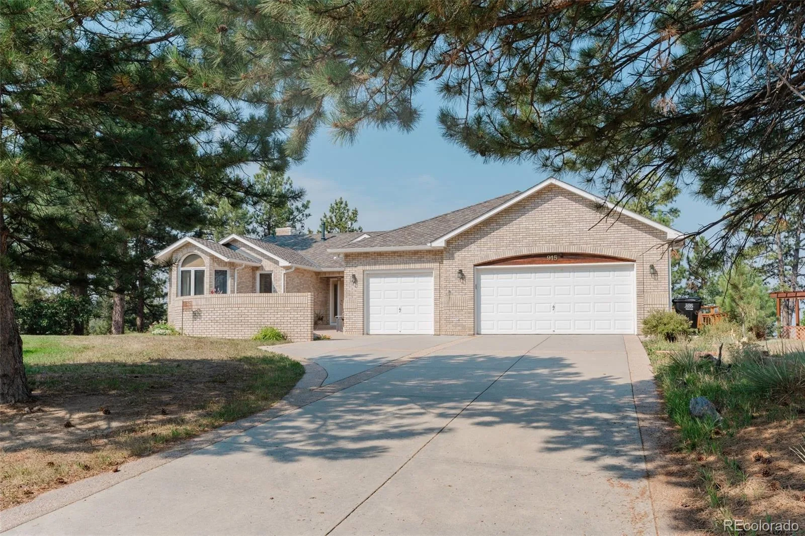 915 N Bluff Drive Franktown CO 80116 | MLS #REC4878970 08062026164416 1600 1