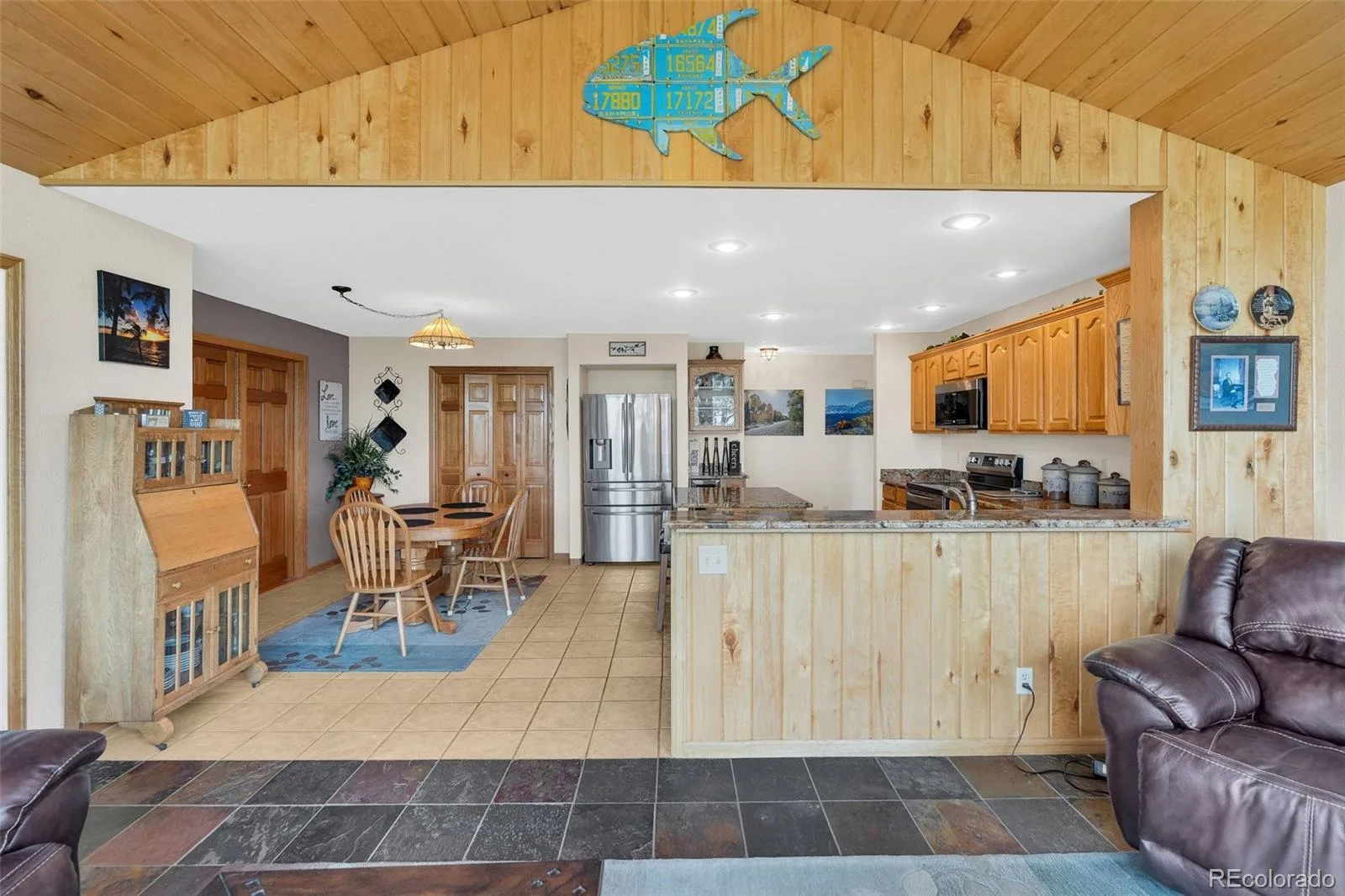 915 N Bluff Drive Franktown CO 80116 | MLS #REC4878970 08062026164416 1600 14