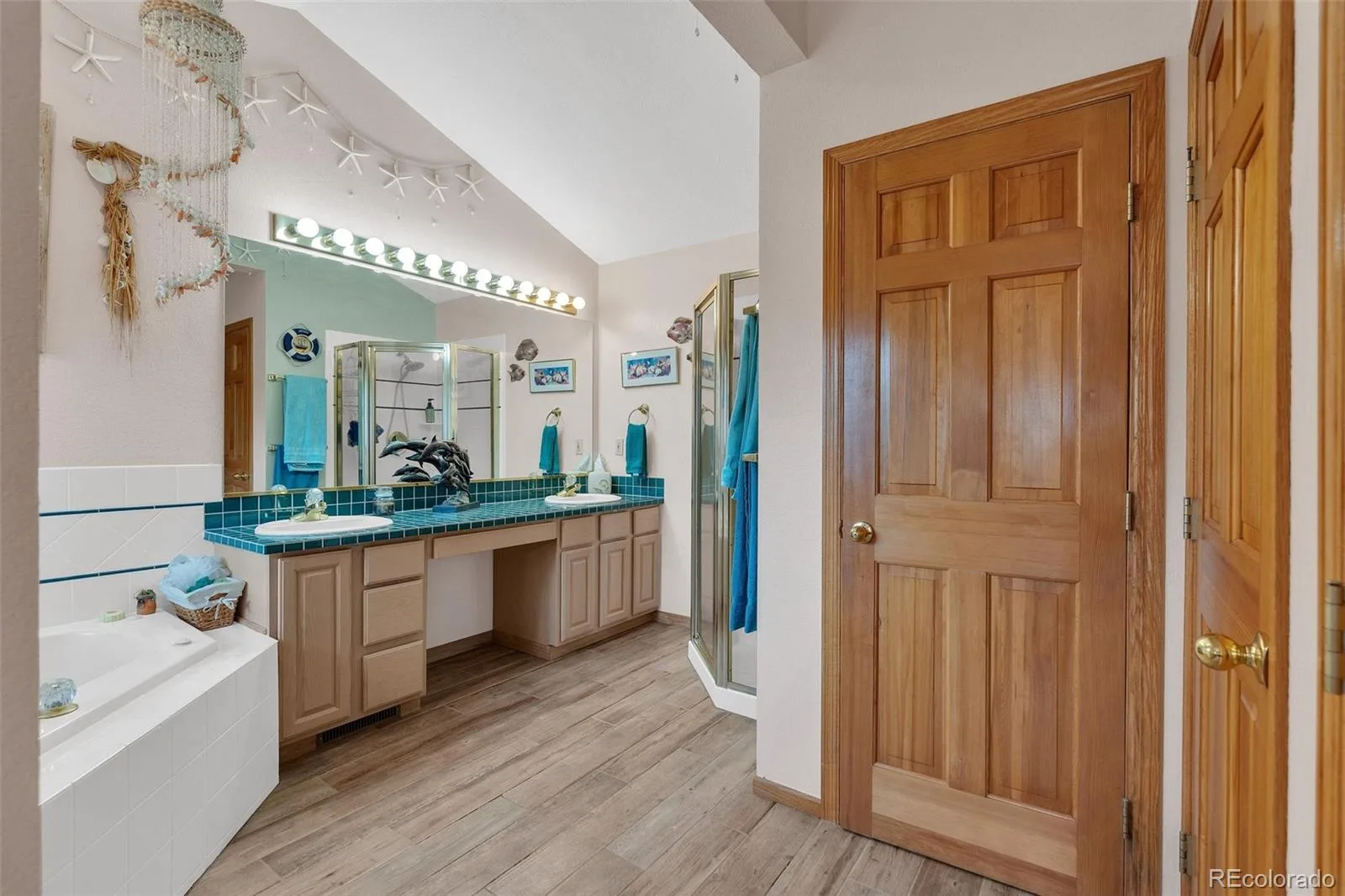 915 N Bluff Drive Franktown CO 80116 | MLS #REC4878970 08062026164416 1600 19