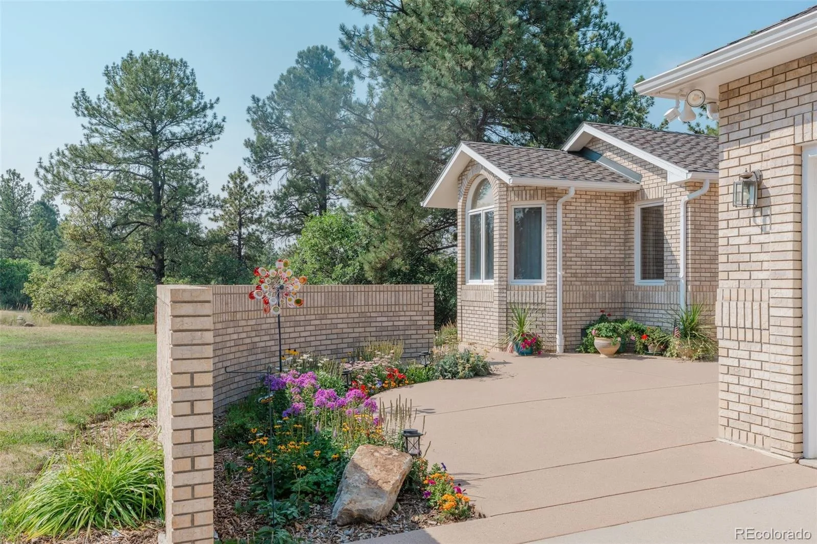 915 N Bluff Drive Franktown CO 80116 | MLS #REC4878970 08062026164416 1600 2