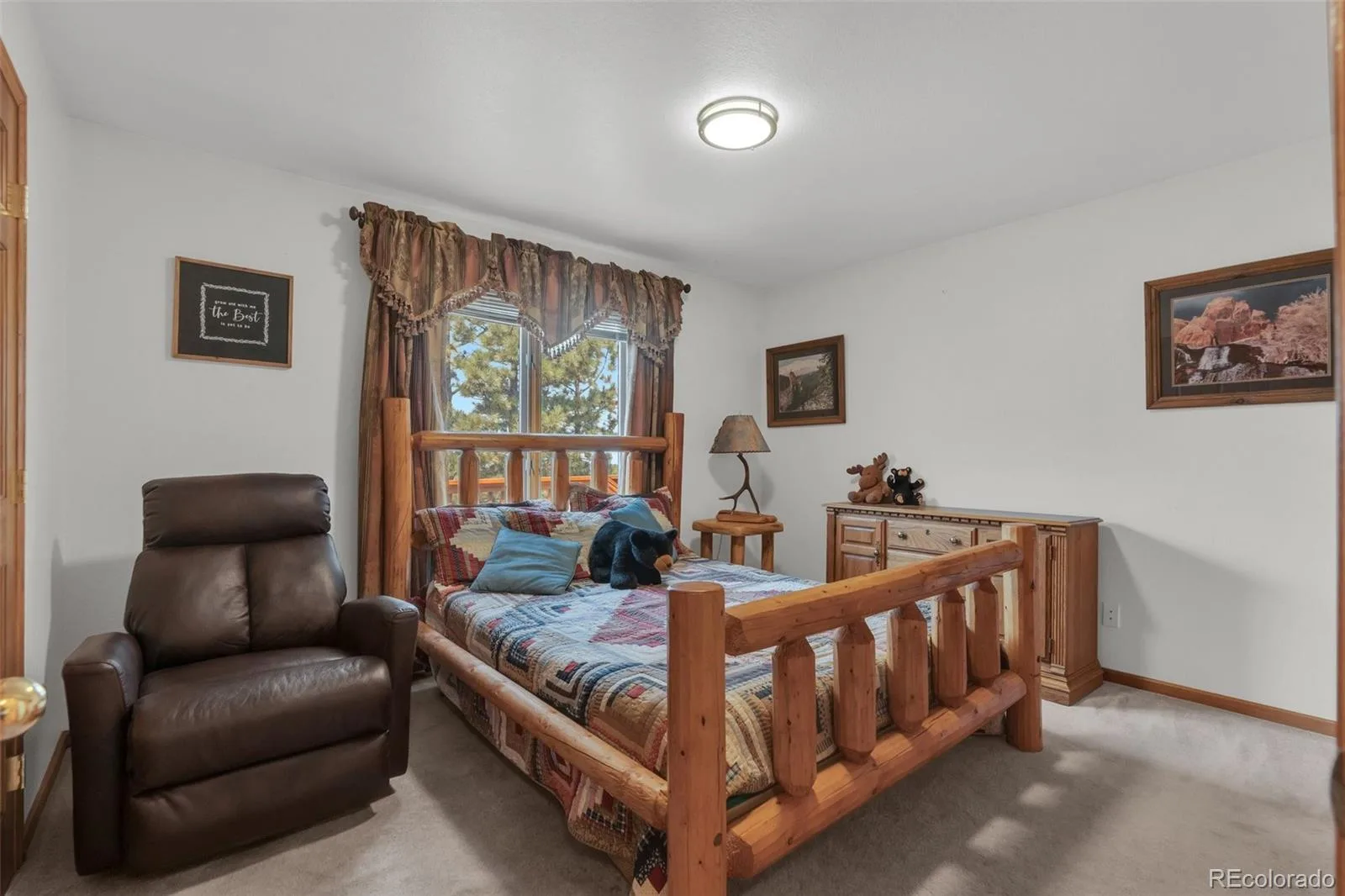 915 N Bluff Drive Franktown CO 80116 | MLS #REC4878970 08062026164416 1600 22
