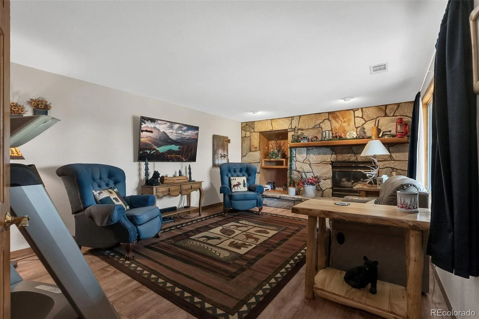 915 N Bluff Drive Franktown CO 80116 | MLS #REC4878970 08062026164416 1600 25