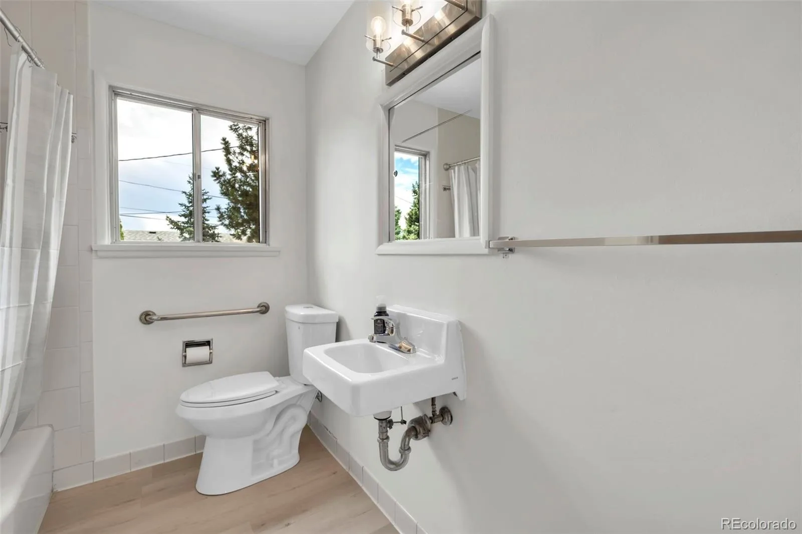 200 S Newland Street Denver CO 80226 | MLS #REC4879771 08182026223714 1600 16