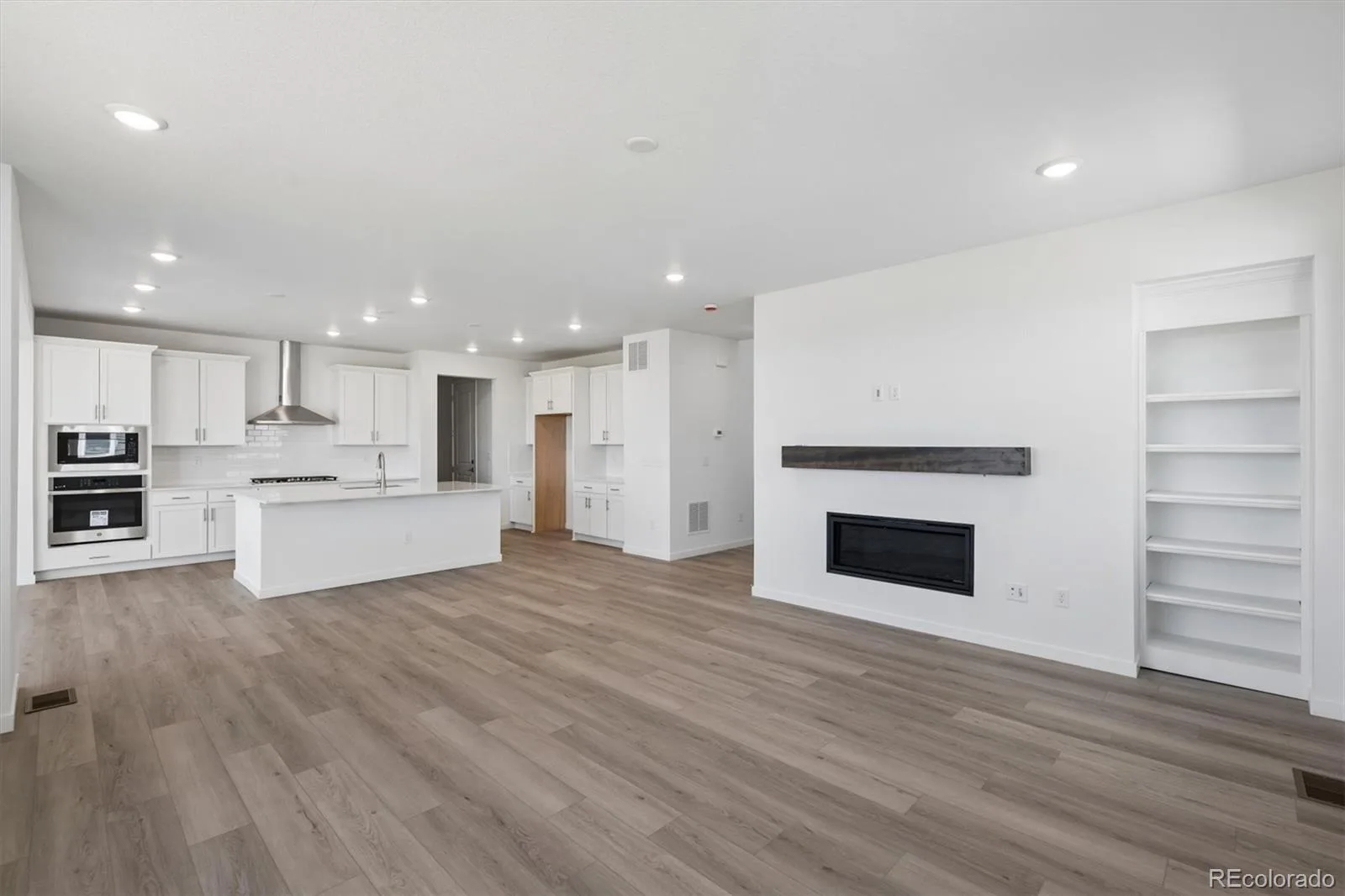25131 E Evans Drive Aurora CO 80018 | MLS #REC4881878 06222026214228 1600 6
