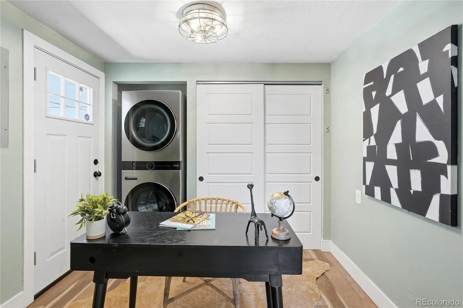 04172026213229 1600 22