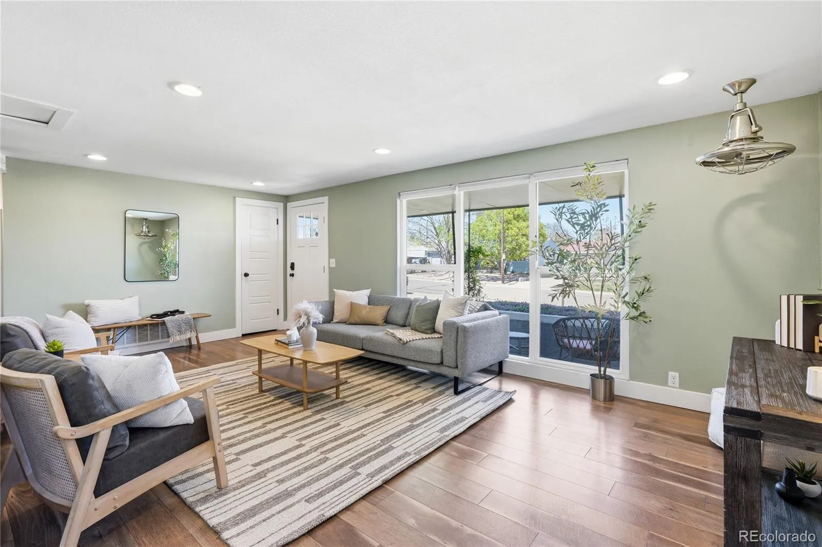 04172026213229 1600 5