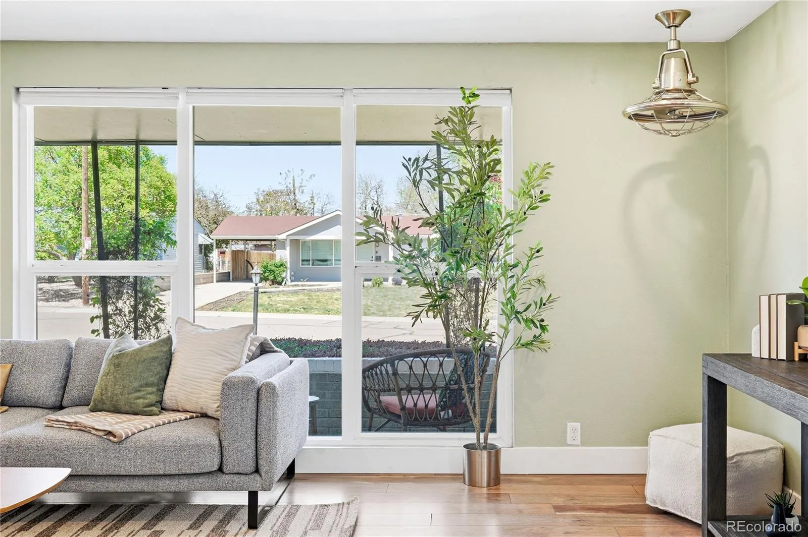 04172026213229 1600 6