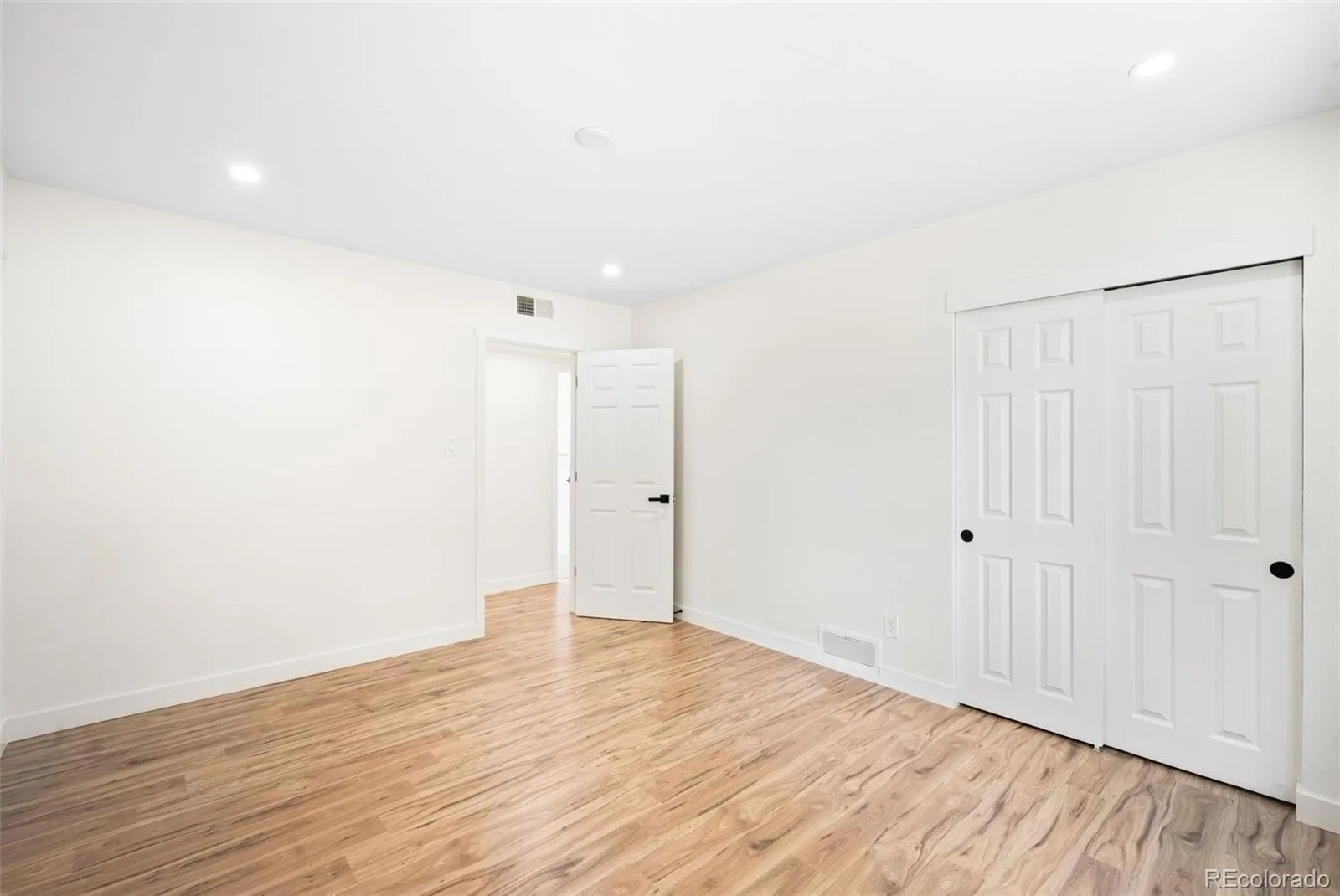 769 Troy Court Aurora CO 80011 MLS #REC4885205 07122026052655 1600 11