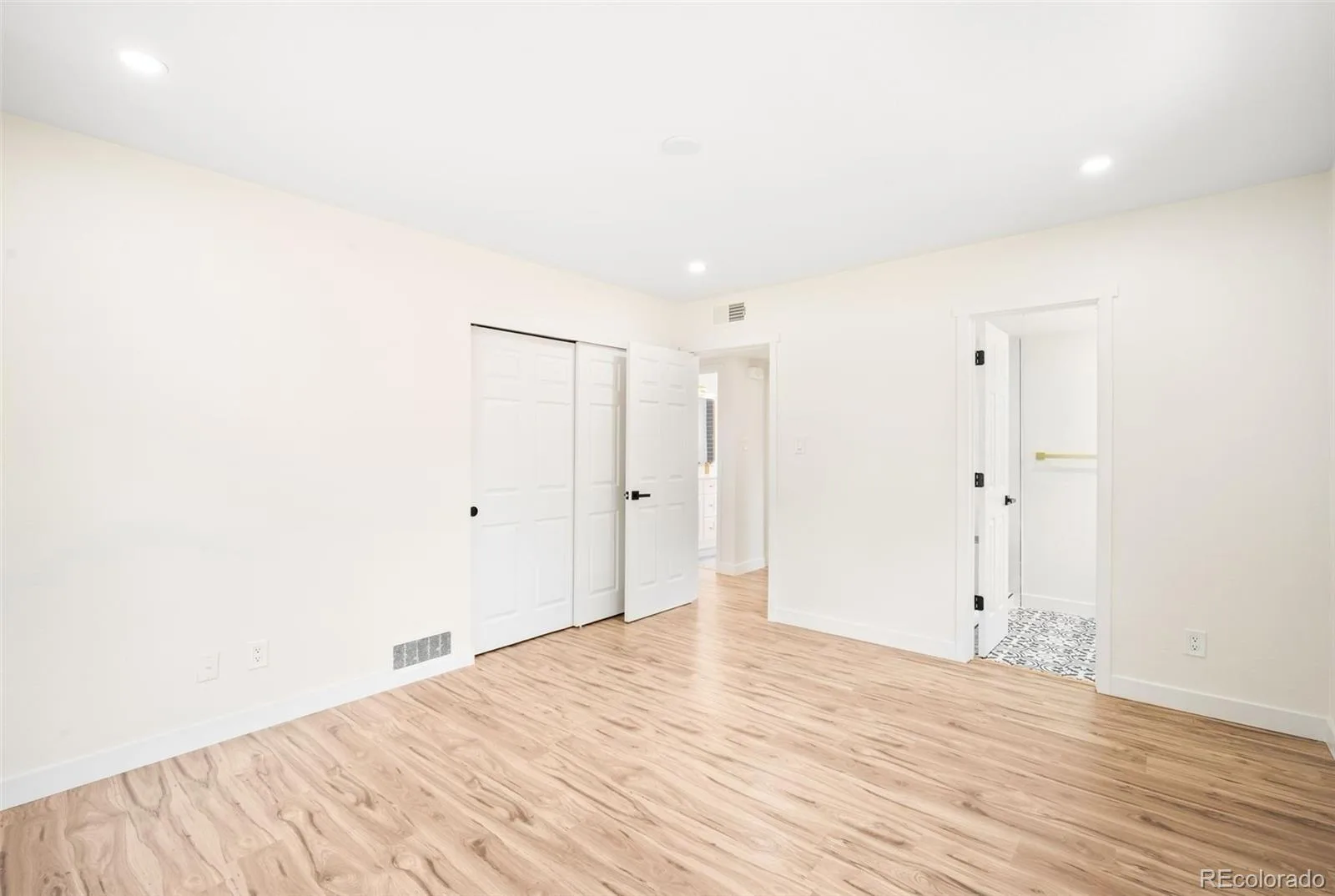 769 Troy Court Aurora CO 80011 MLS #REC4885205 07122026052655 1600 15