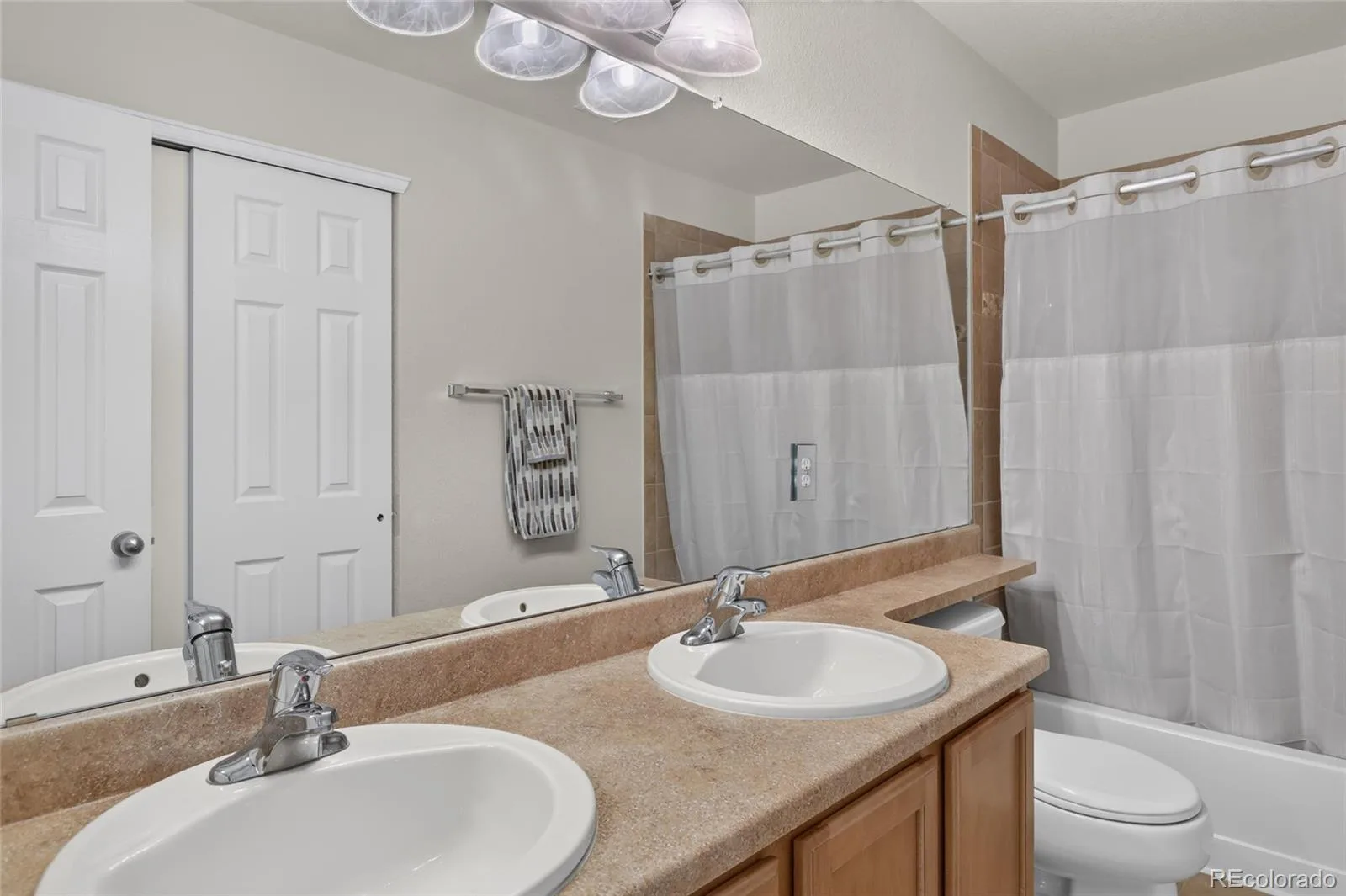 4822 S Upham Court Littleton CO 80123 | MLS #REC4886499 08282026163614 1600 15