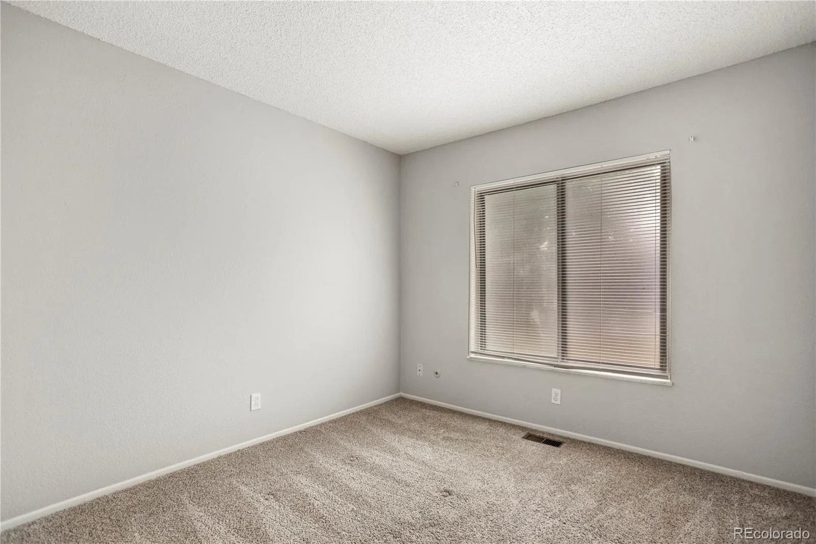 3695 S Kittredge Street #E Aurora CO 80013 | MLS #REC4888323 07152026075751 1600 10