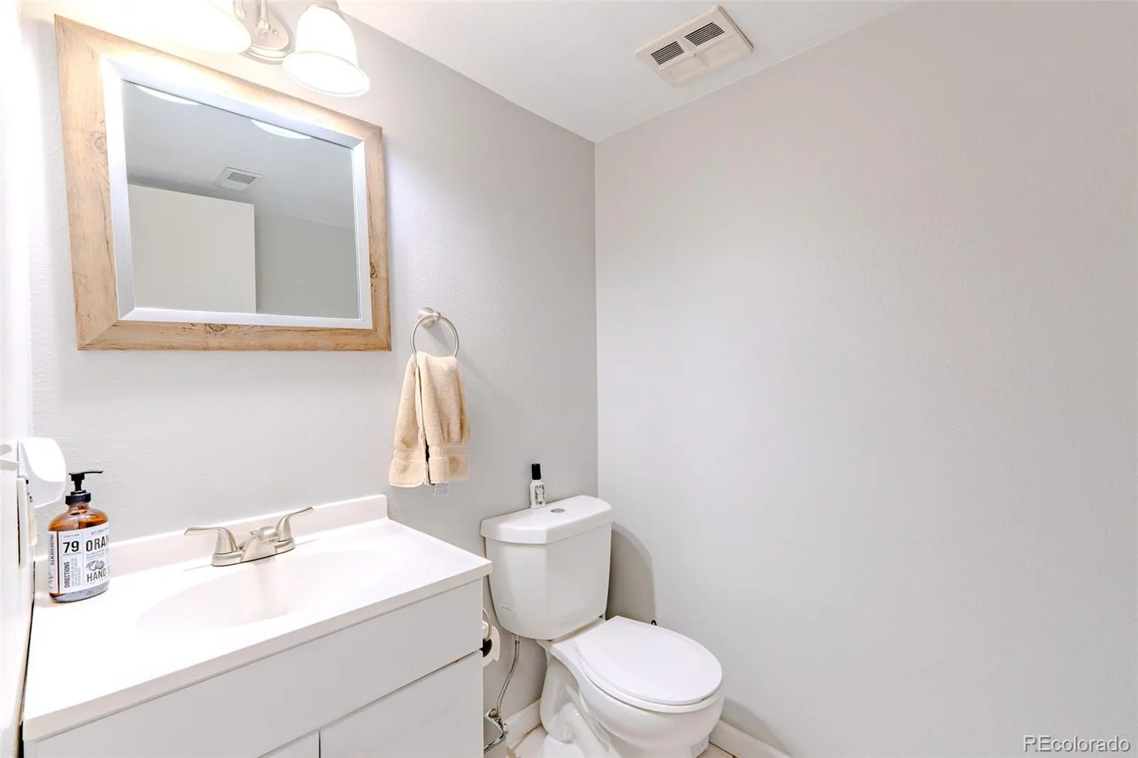 11996 E Oregon Circle Aurora CO 80012 | MLS #REC4889445 08182026220442 1600 26