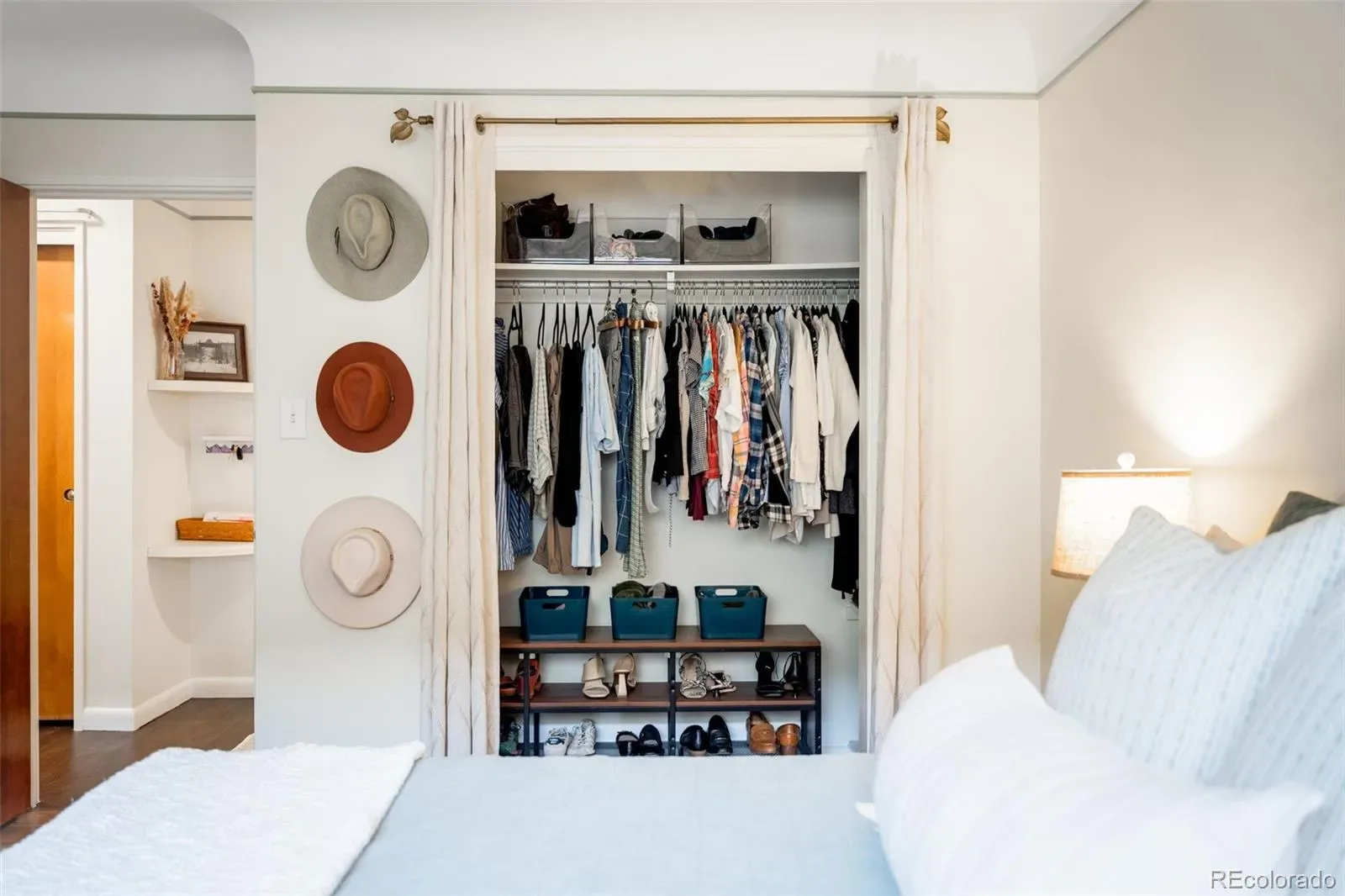 03272026000930 1600 22