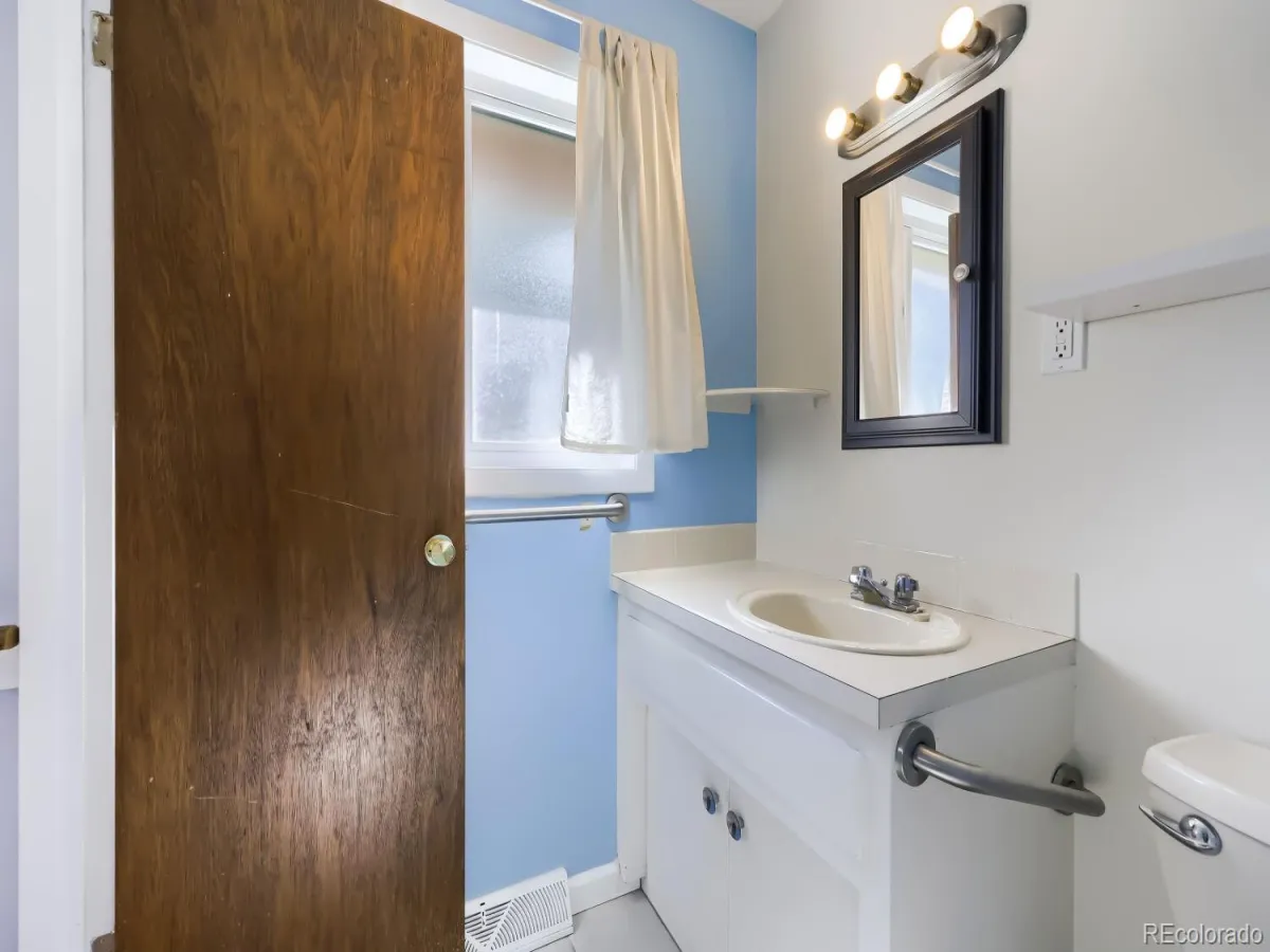 4736 S Perry Street Littleton CO 80123 MLS #REC4890916 05132026205748 1200 14