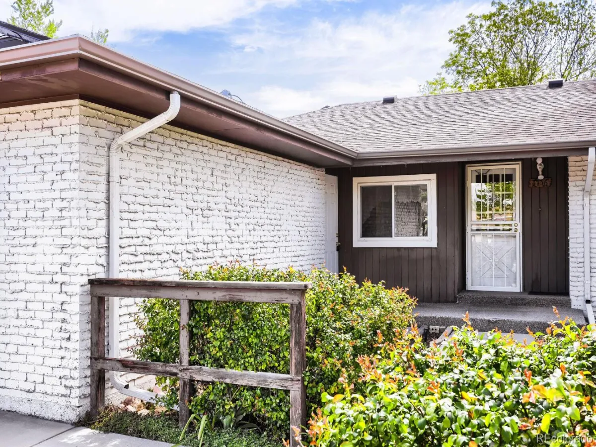 4736 S Perry Street Littleton CO 80123 MLS #REC4890916 05132026205748 1200 32