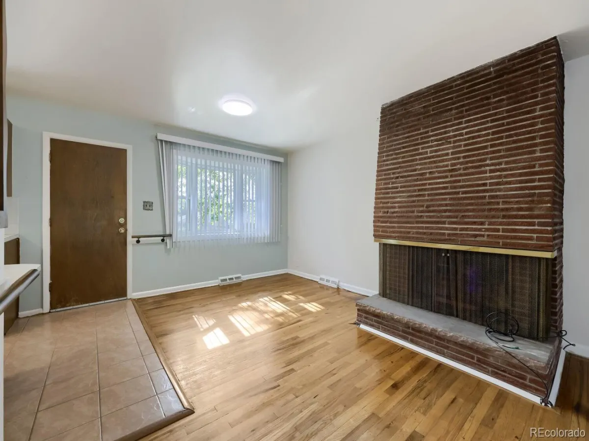 4736 S Perry Street Littleton CO 80123 MLS #REC4890916 05132026205748 1200 5