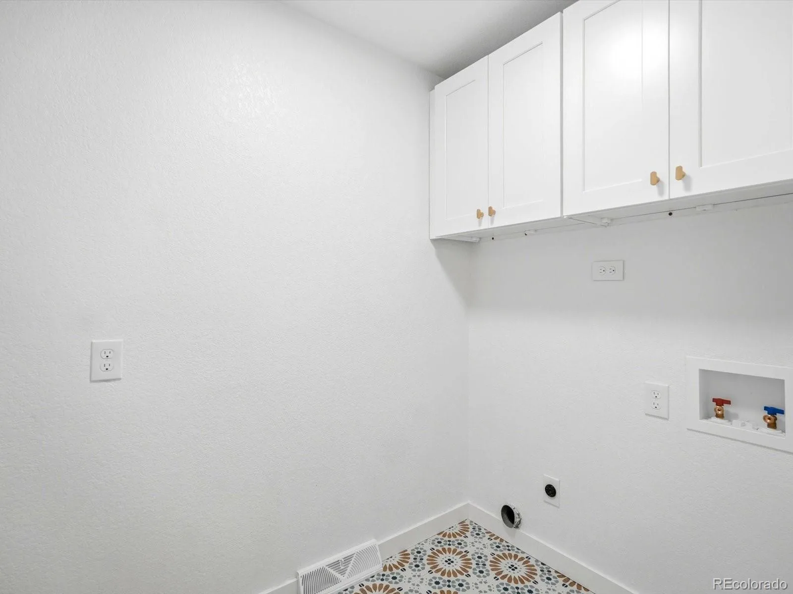2451 S Holly Place Denver CO 80222 | MLS #REC4896463 08212026181849 1600 23