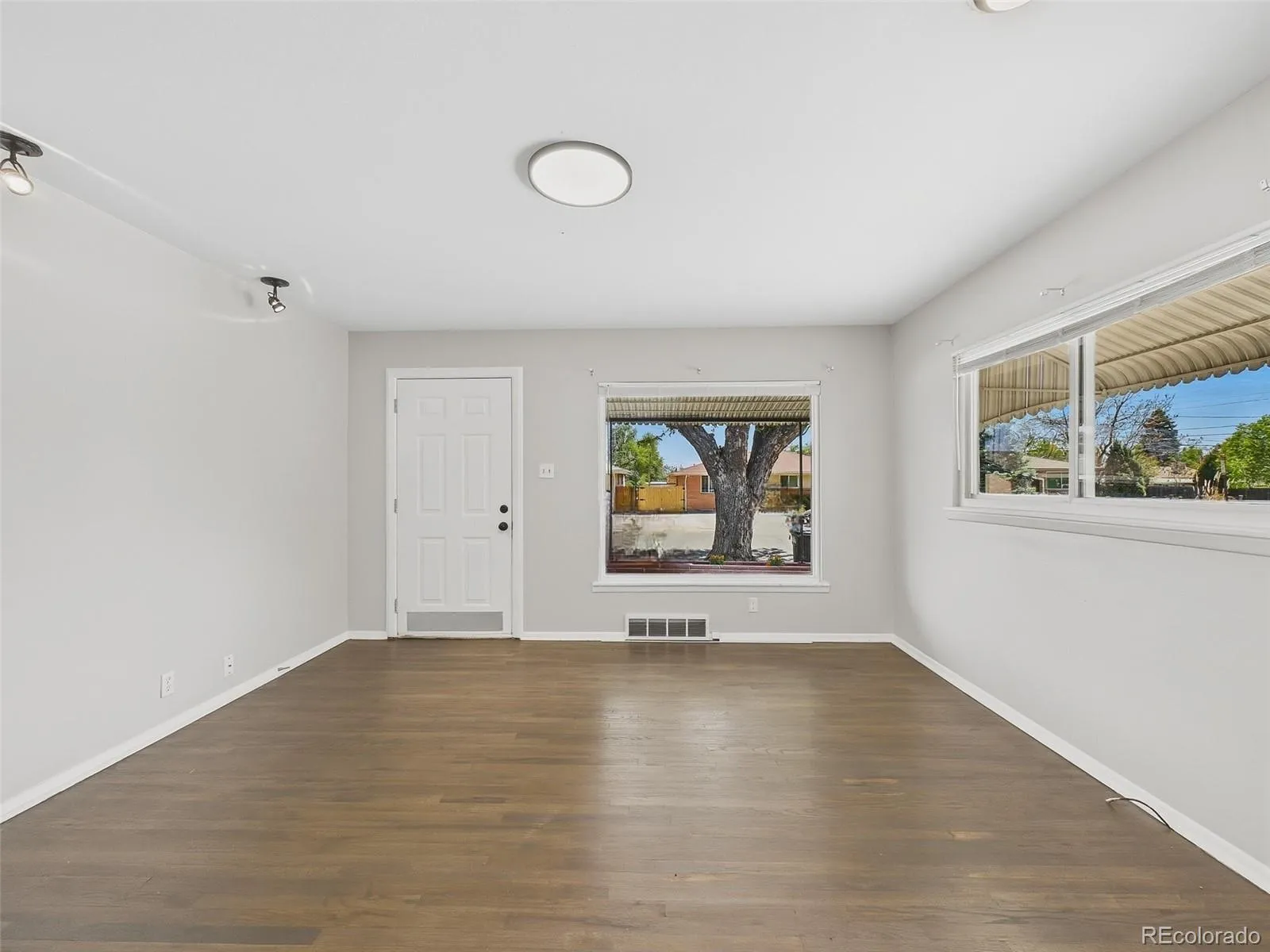 1081 S Knox Court Denver CO 80219 MLS #REC4896979 05142026125134 1600 5