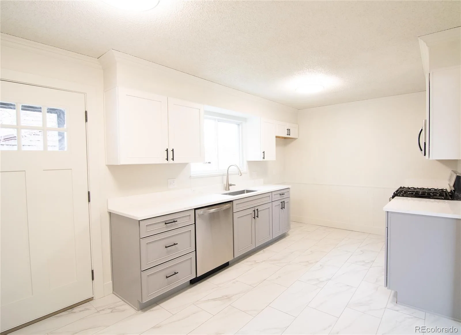 12362 W 60th Place Arvada CO 80004 MLS #REC4897497 06182026155157 1600 11
