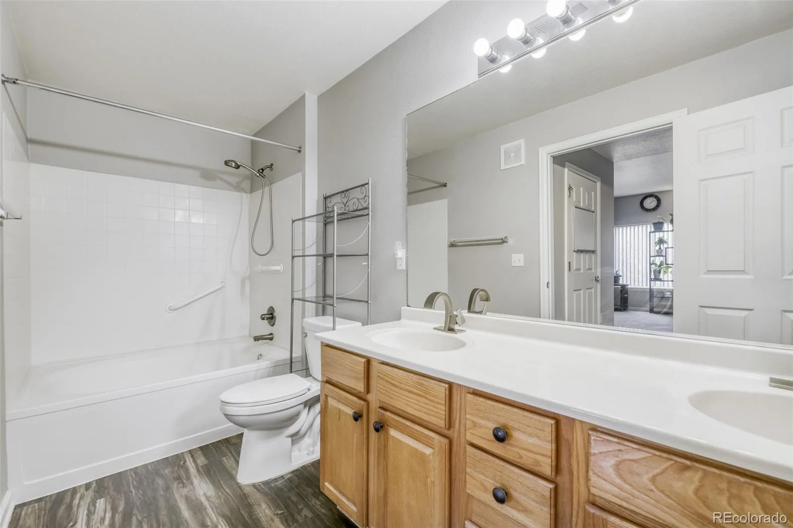 4875 S Balsam Way #9-104 Littleton CO 80123 | MLS #REC4900967 08052026070140 1600 7