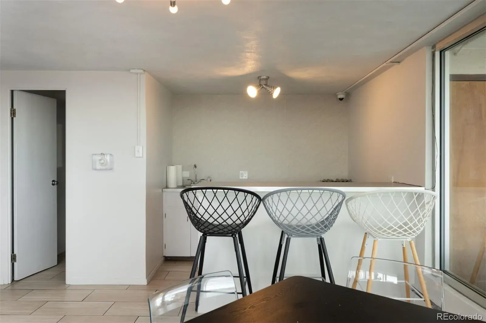 01062026001805 1600 30