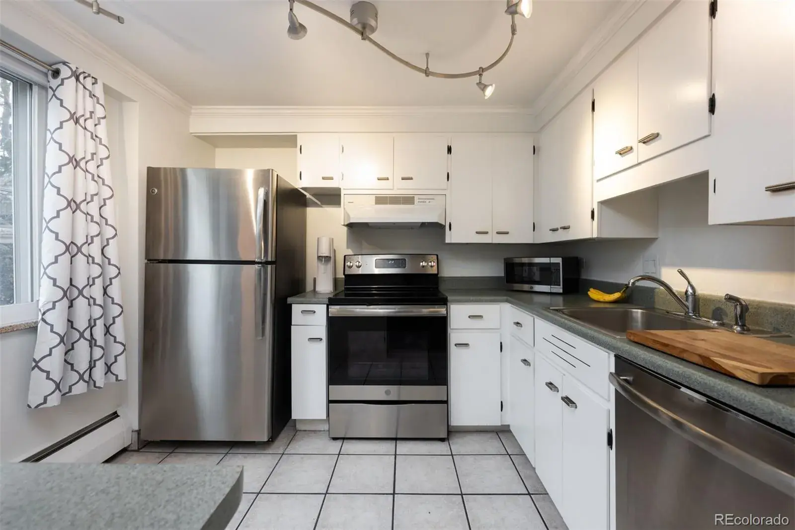 01062026001805 1600 7