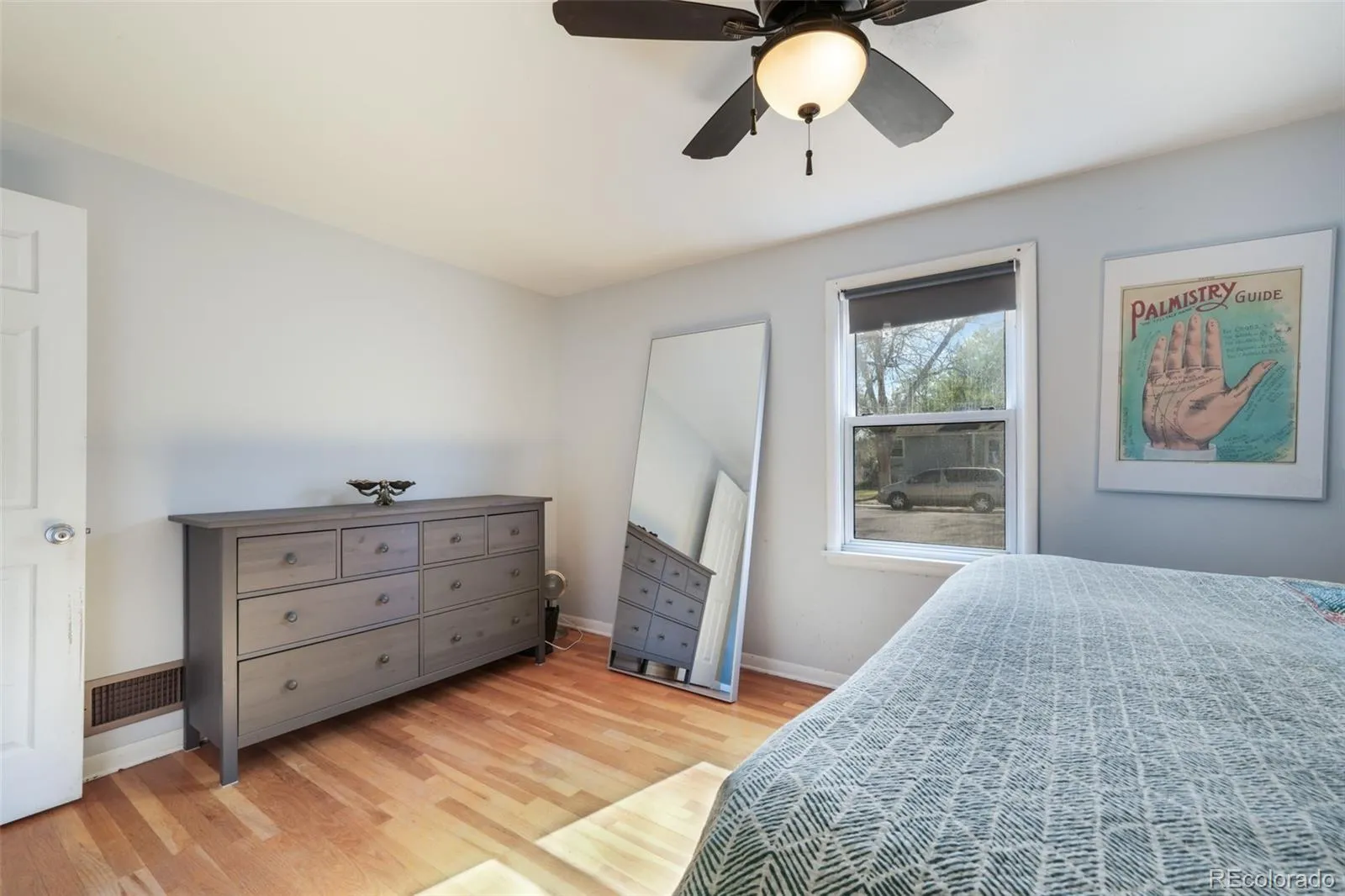 6303 S Prescott Street Littleton CO 80120 MLS #REC4901794 04232026222507 1600 23
