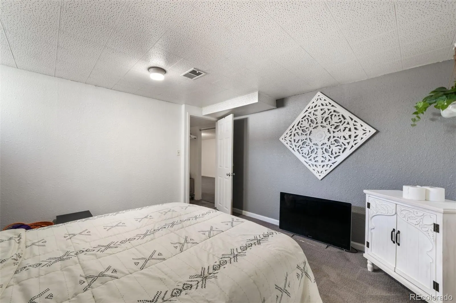 6303 S Prescott Street Littleton CO 80120 MLS #REC4901794 04232026222507 1600 36