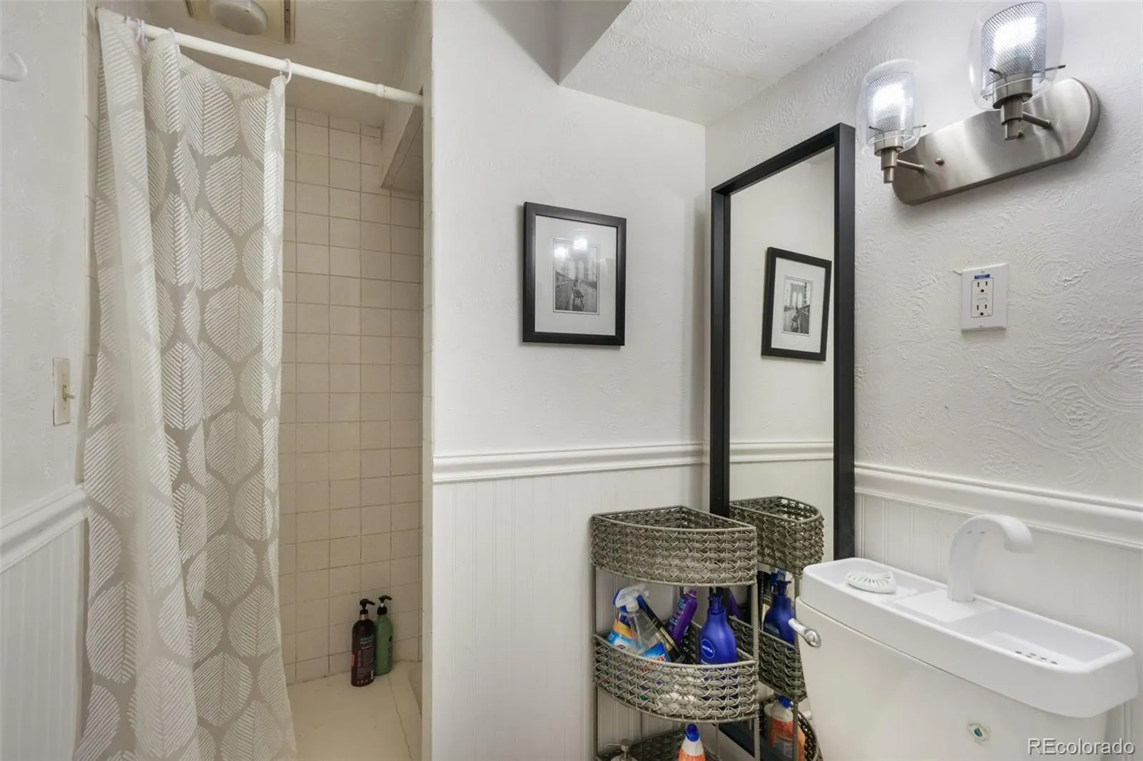 6303 S Prescott Street Littleton CO 80120 MLS #REC4901794 04232026222507 1600 37