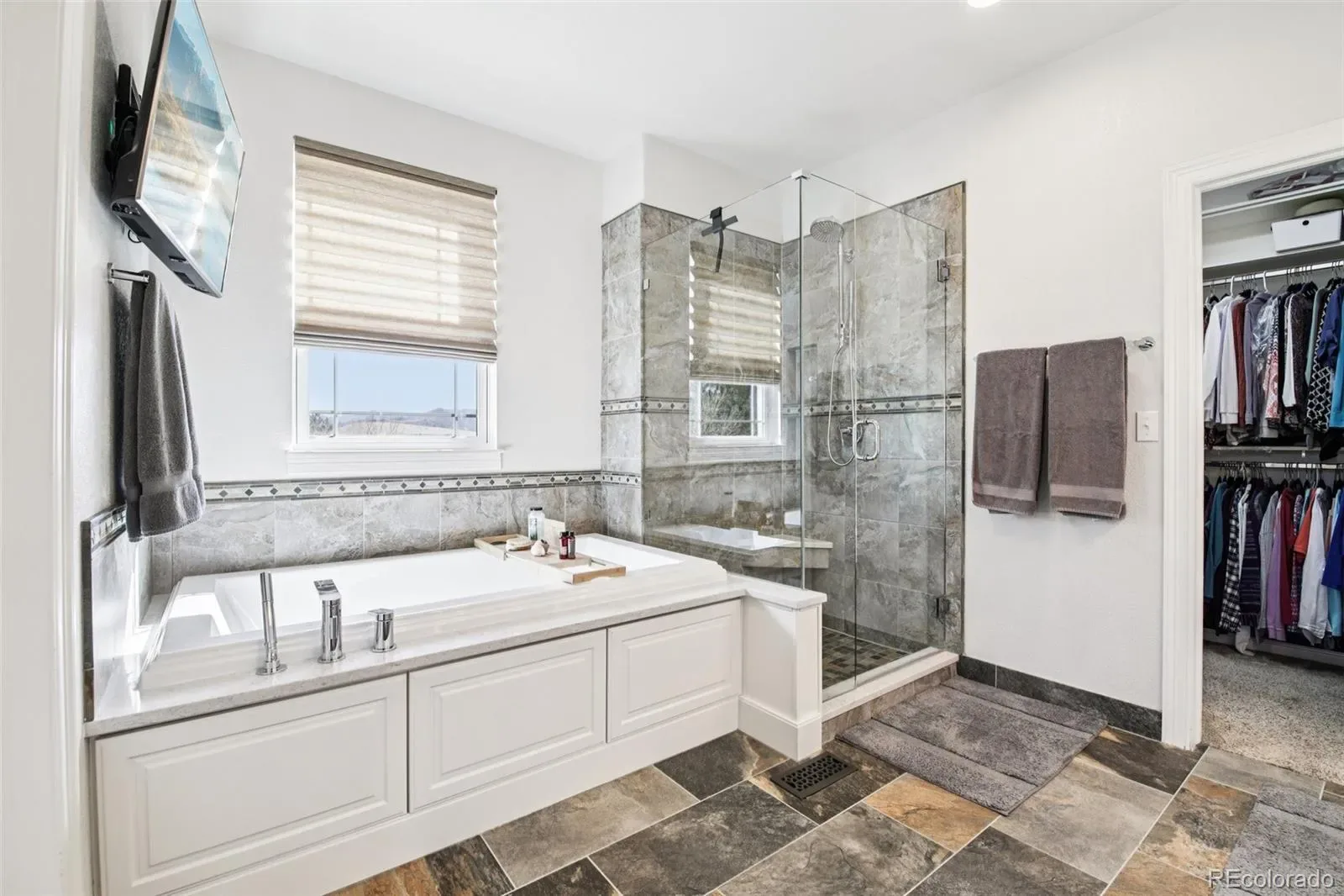 03202026201853 1600 32