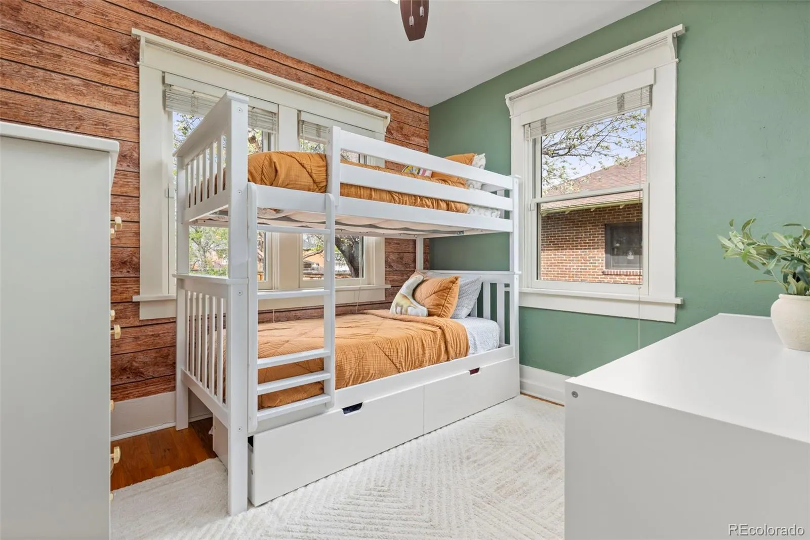 04102026183108 1600 14