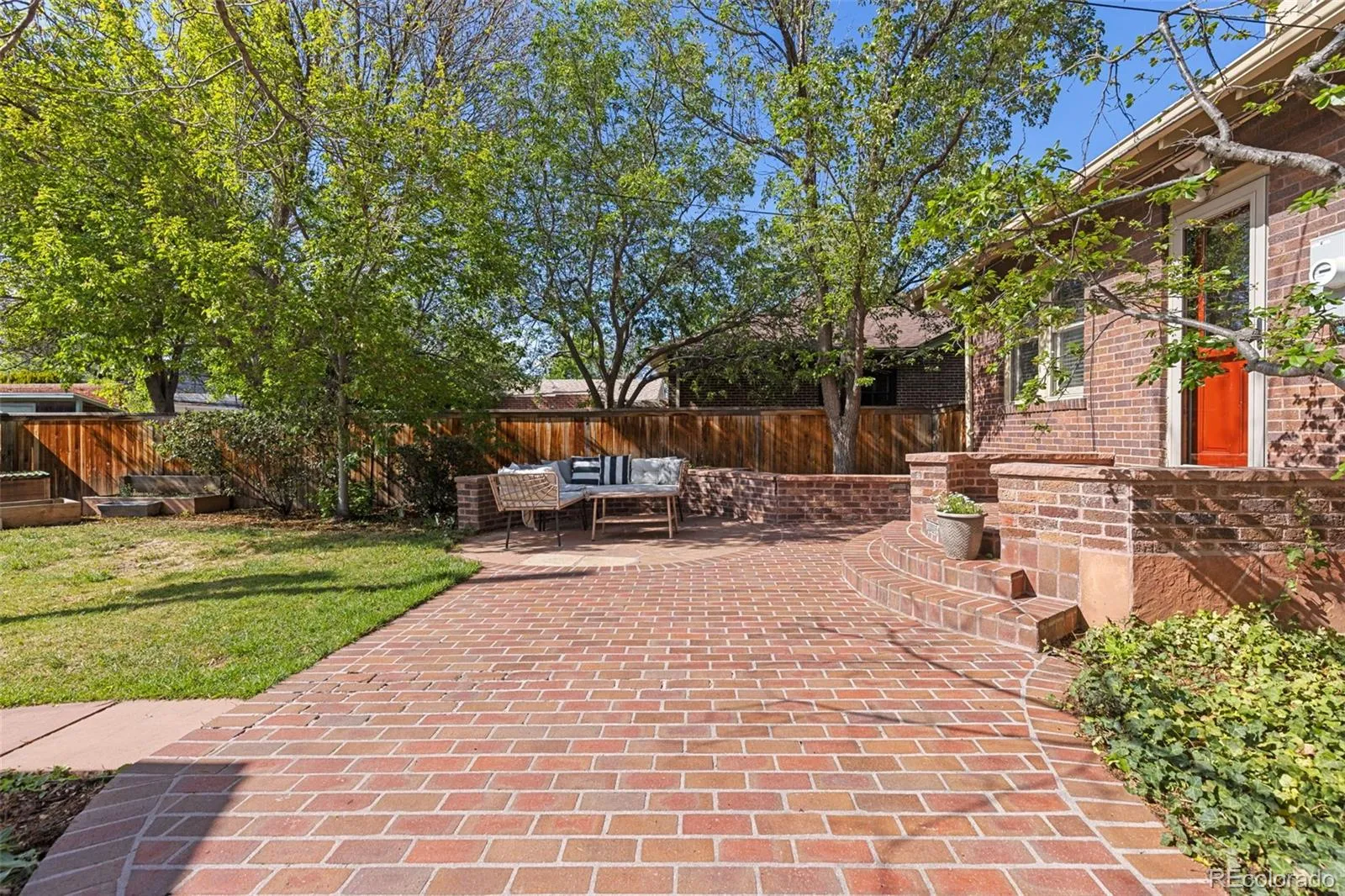 2257 Ivanhoe Street Denver CO 80207 MLS #REC4908552 05142026211734 1600 24