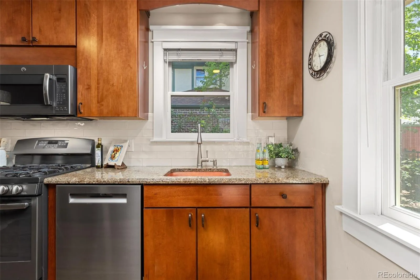 2257 Ivanhoe Street Denver CO 80207 MLS #REC4908552 05142026211734 1600 8