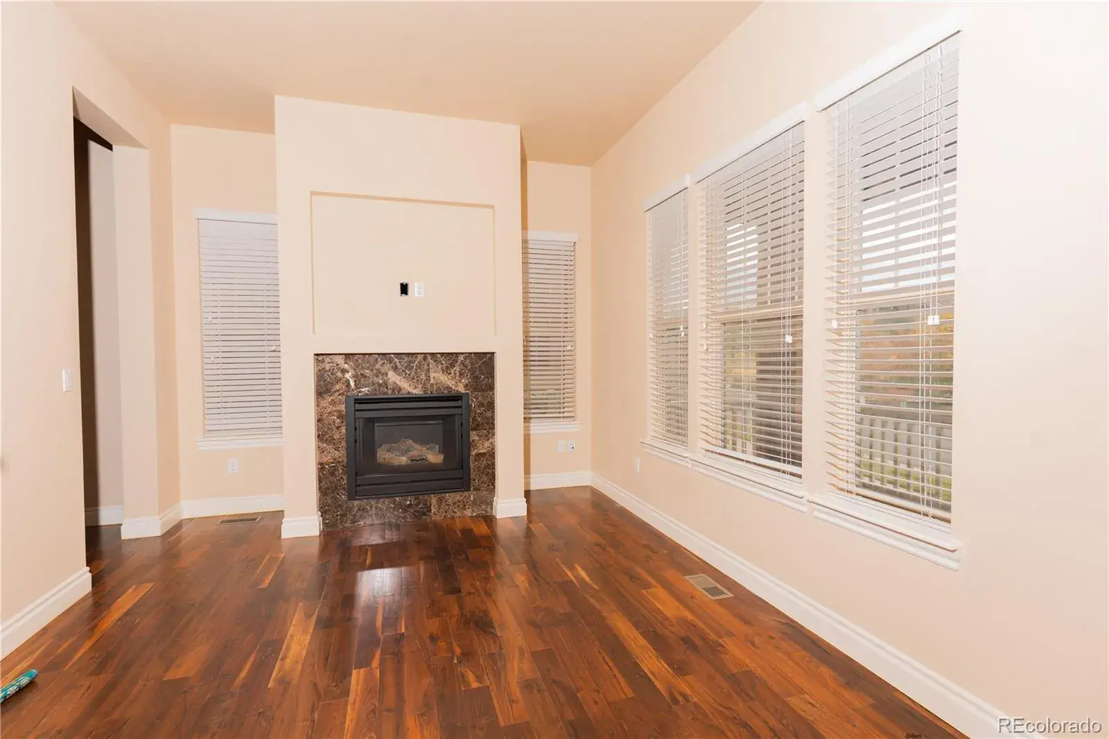 10132025010415 1600 12