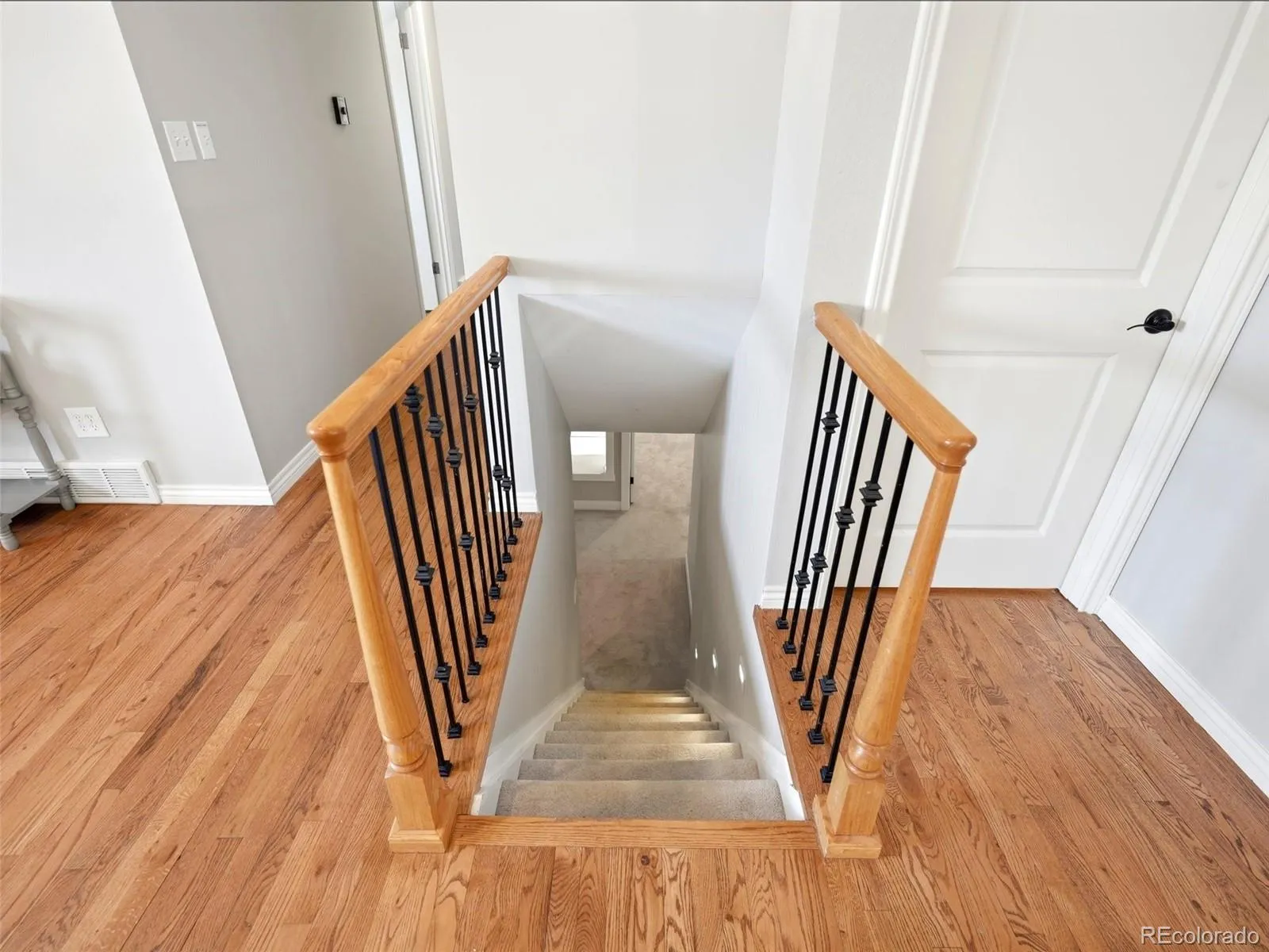 2758 S Ingalls Way Denver CO 80227 MLS #REC4909387 04252026160626 1600 23