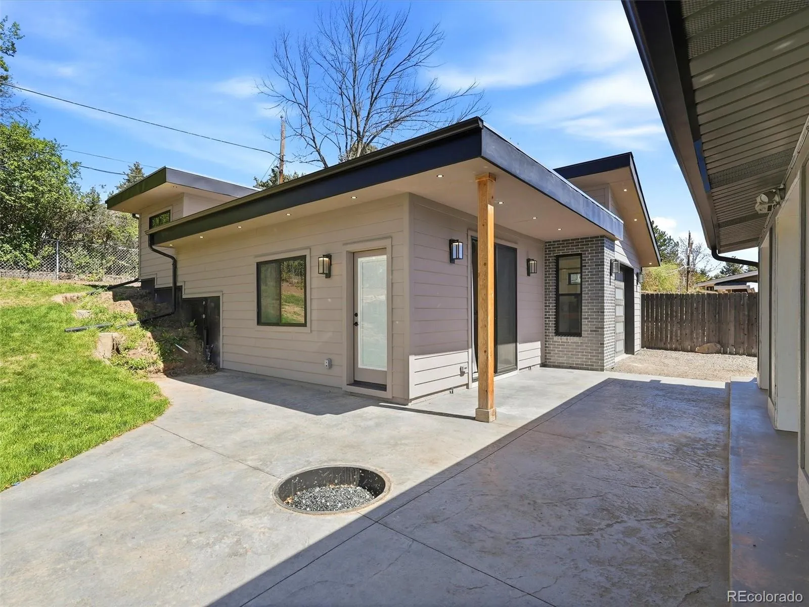2758 S Ingalls Way Denver CO 80227 MLS #REC4909387 04252026160626 1600 35