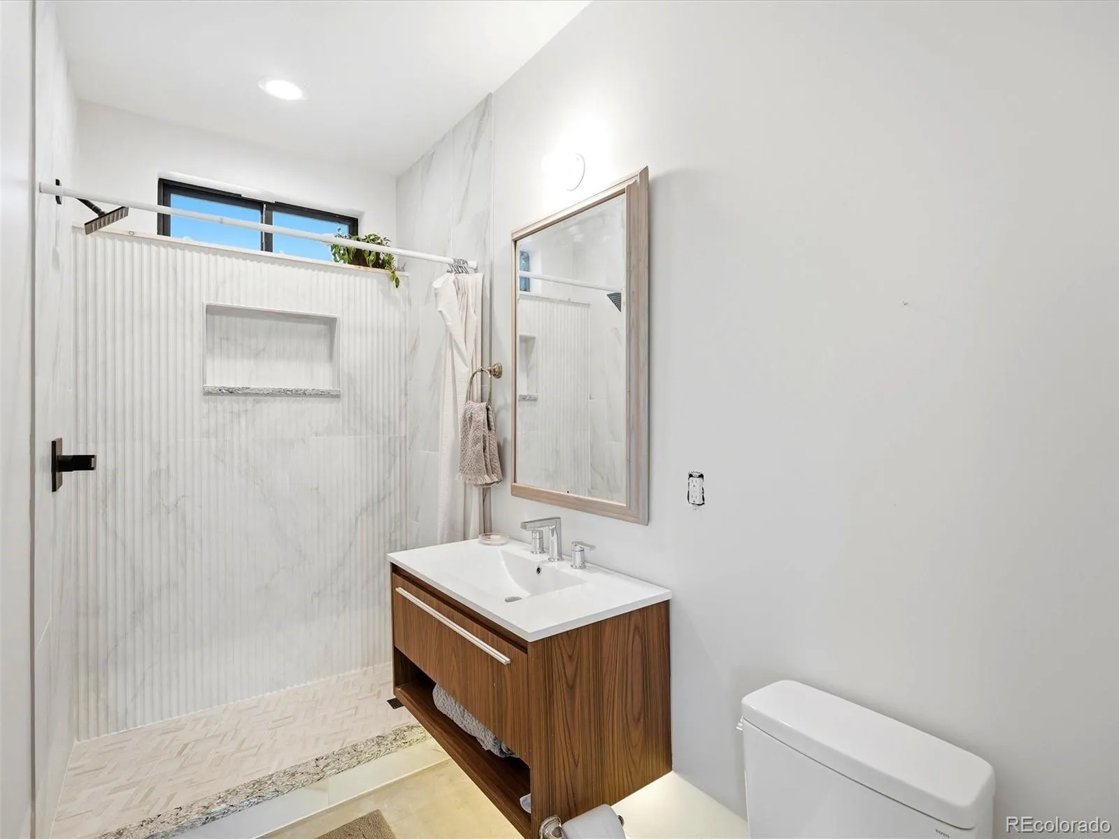 2758 S Ingalls Way Denver CO 80227 MLS #REC4909387 04252026160626 1600 39
