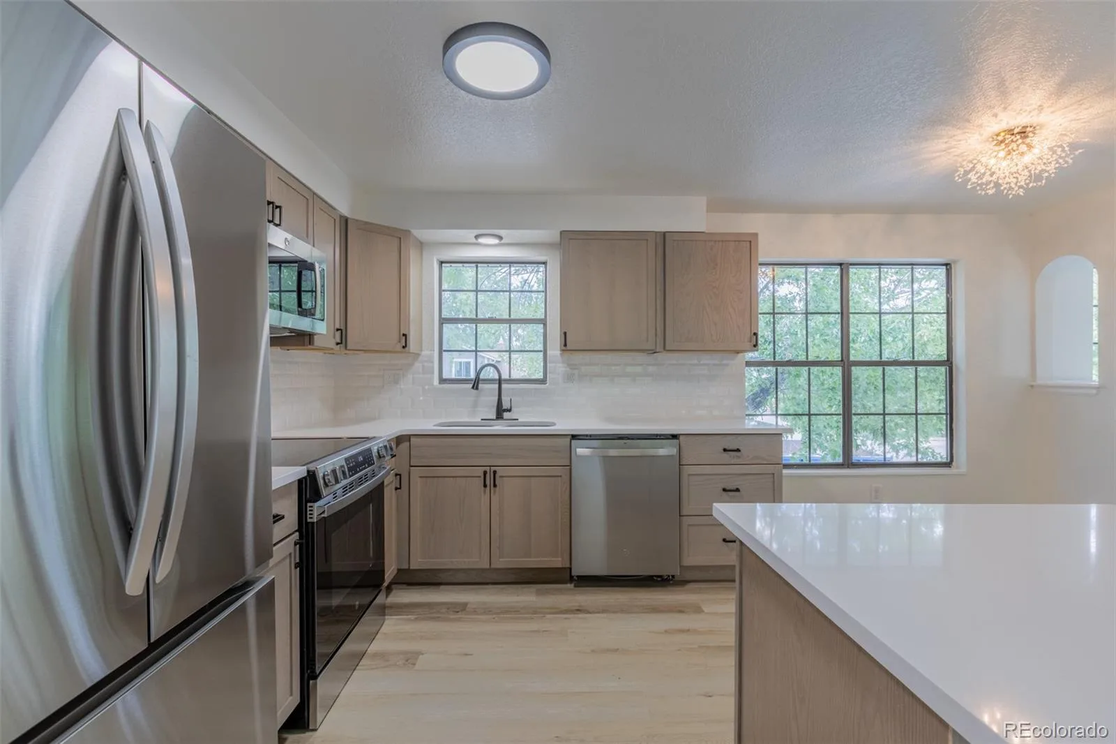 7844 W Ontario Place Littleton CO 80128 | MLS #REC4912877 08052026174808 1600 19