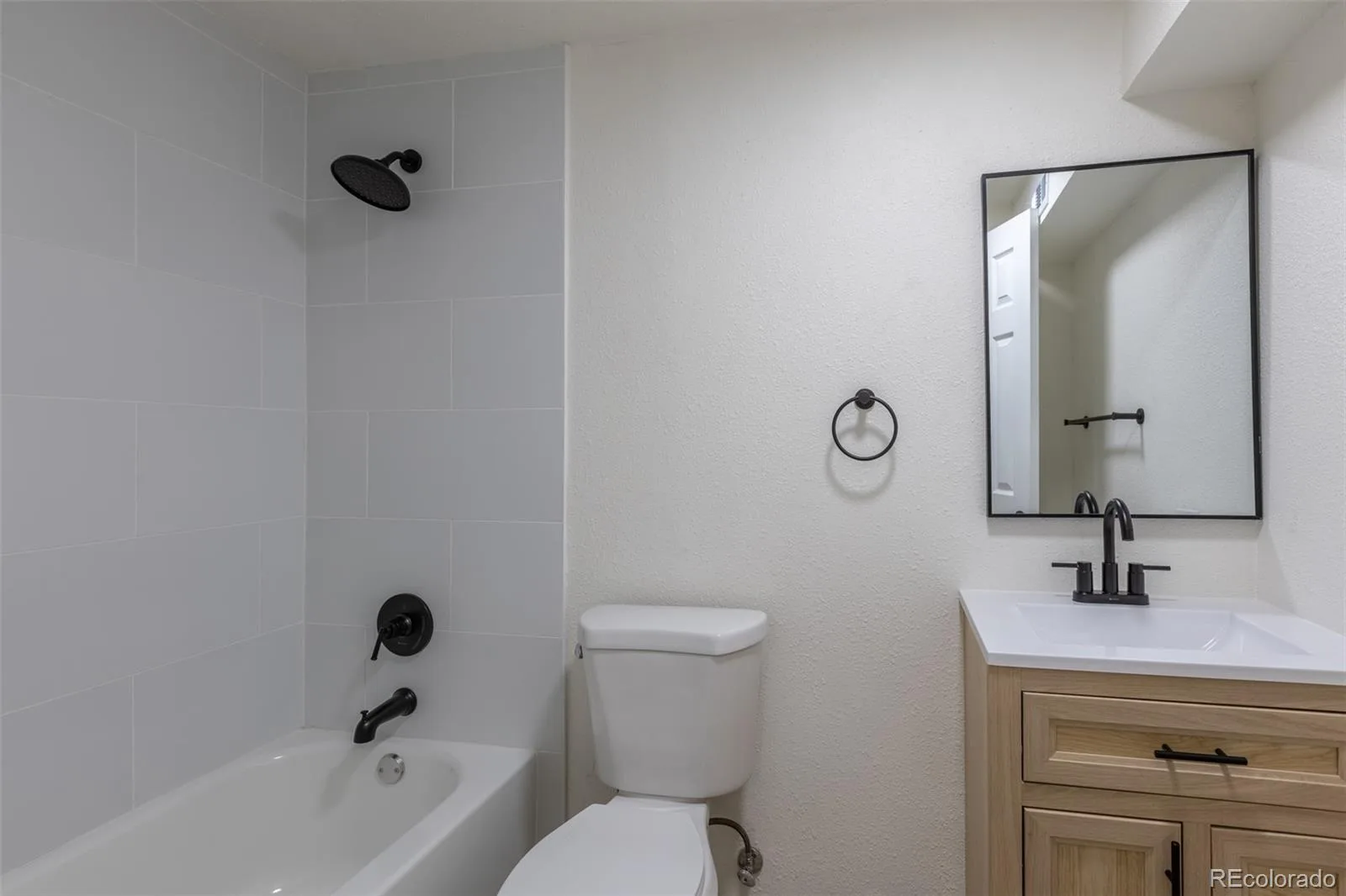 7844 W Ontario Place Littleton CO 80128 | MLS #REC4912877 08052026174808 1600 39