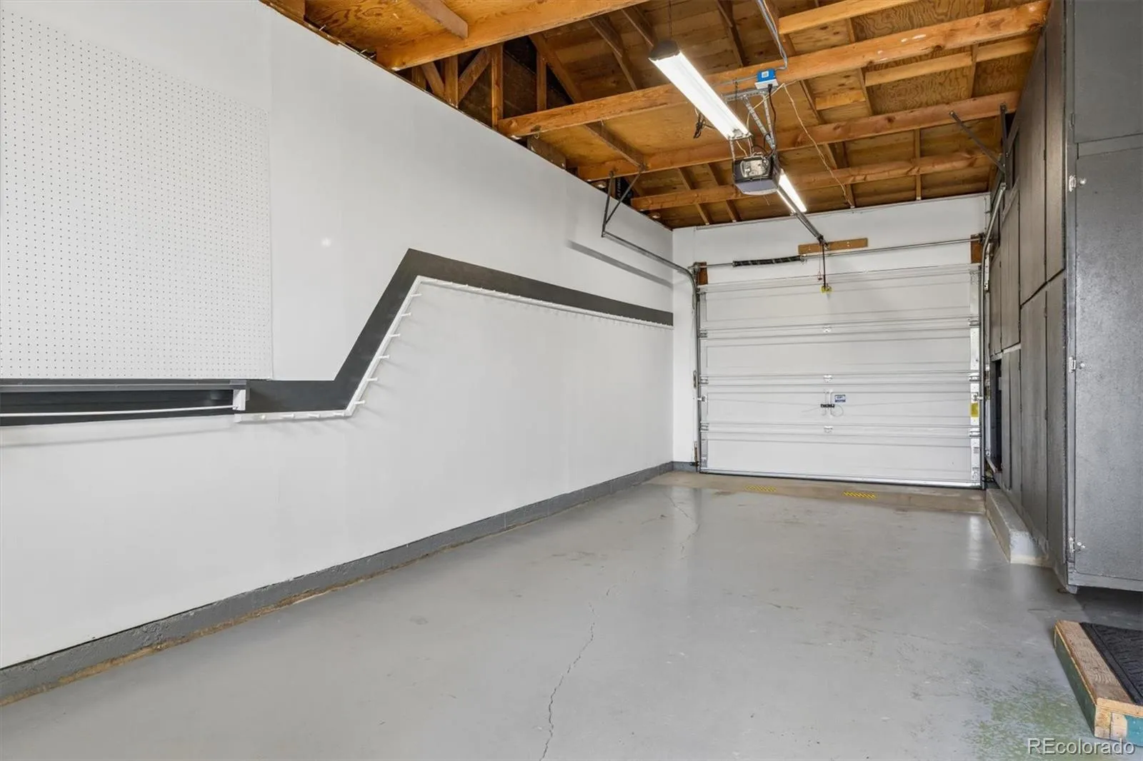 04142026152425 1600 30