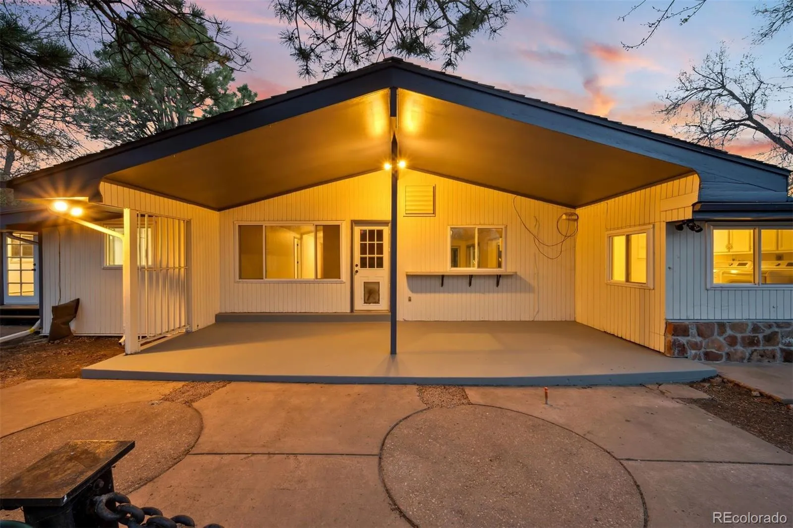 04172026230941 1600 22